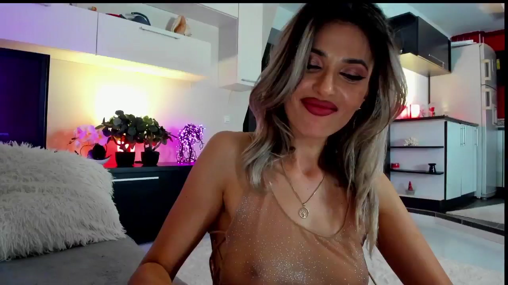 Gallery image thumbnail from SmileyTinaa's myfreecams stream on, 05/23/2024, 02:02 image 17 of 20