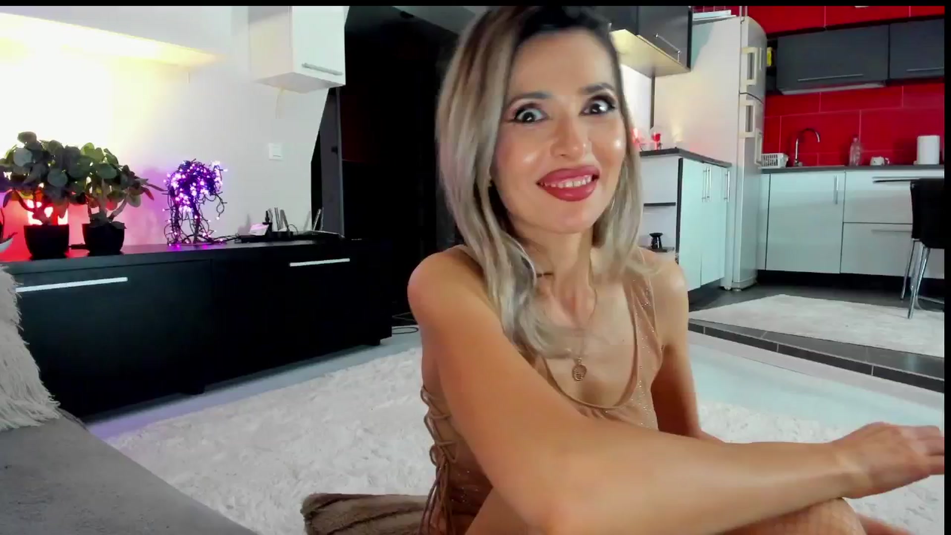 Gallery image thumbnail from SmileyTinaa's myfreecams stream on, 05/23/2024, 02:02 image 14 of 20