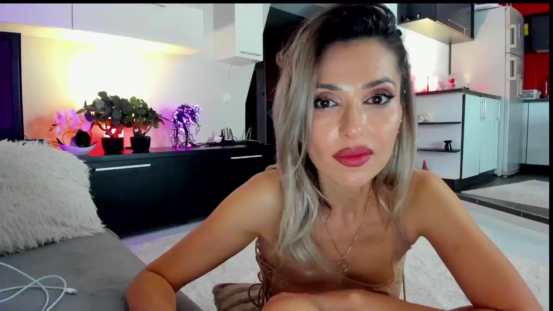 Gallery image thumbnail from SmileyTinaa's myfreecams stream on, 05/23/2024, 02:02 image 1 of 20