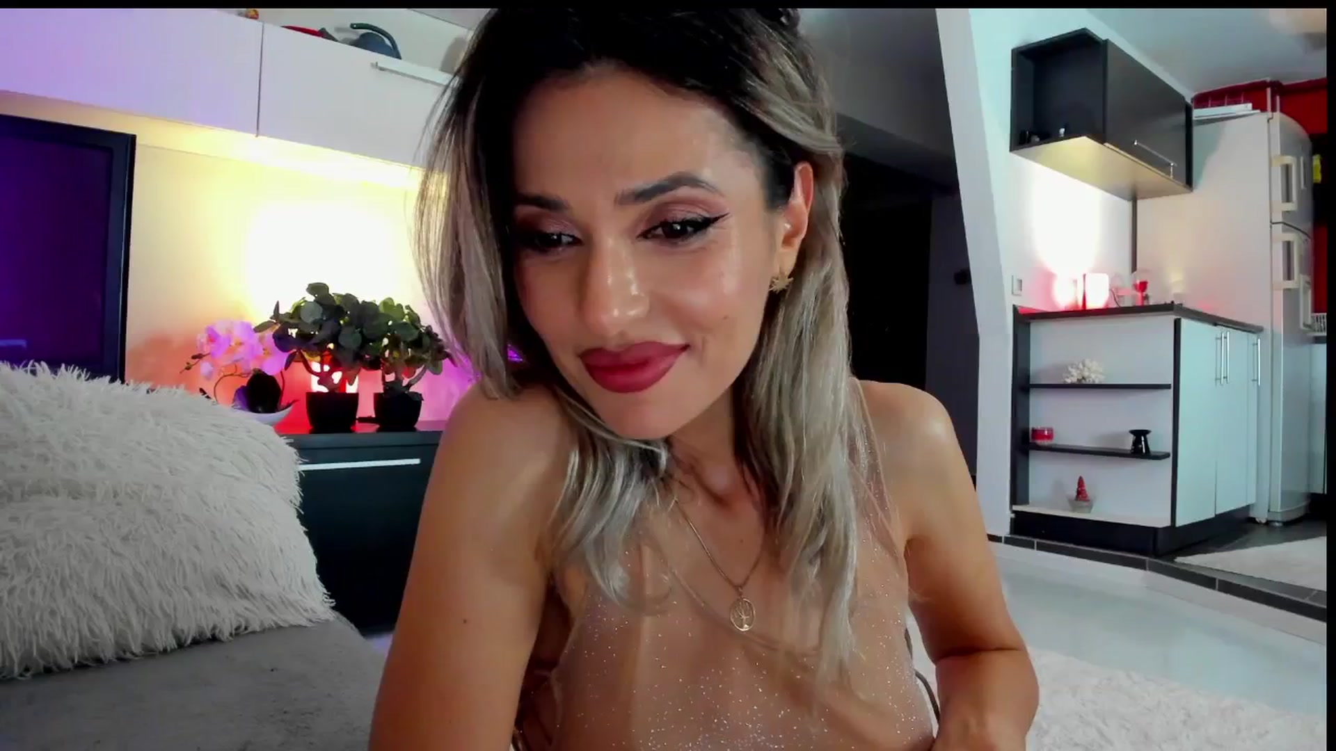 Gallery image thumbnail from SmileyTinaa's myfreecams stream on, 05/23/2024, 02:02 image 18 of 20