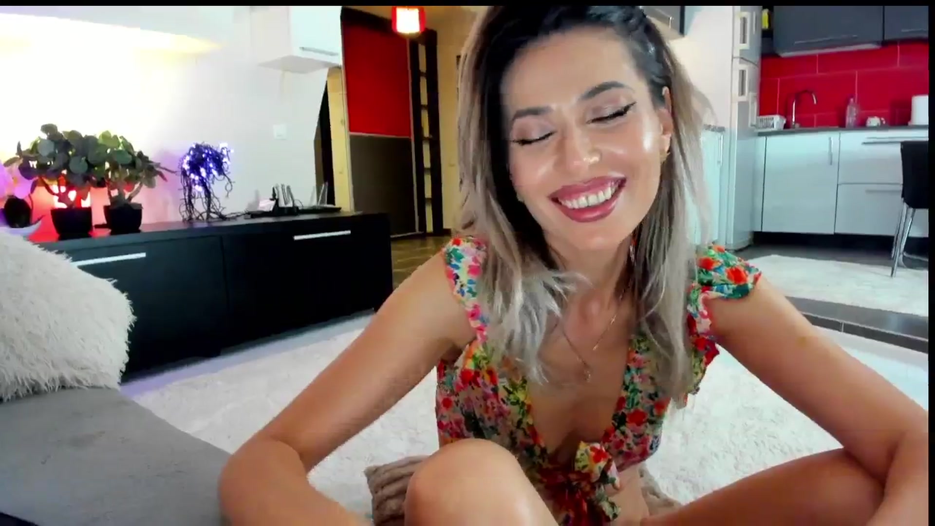 Gallery image thumbnail from SmileyTinaa's myfreecams stream on, 05/23/2024, 22:42 image 20 of 20