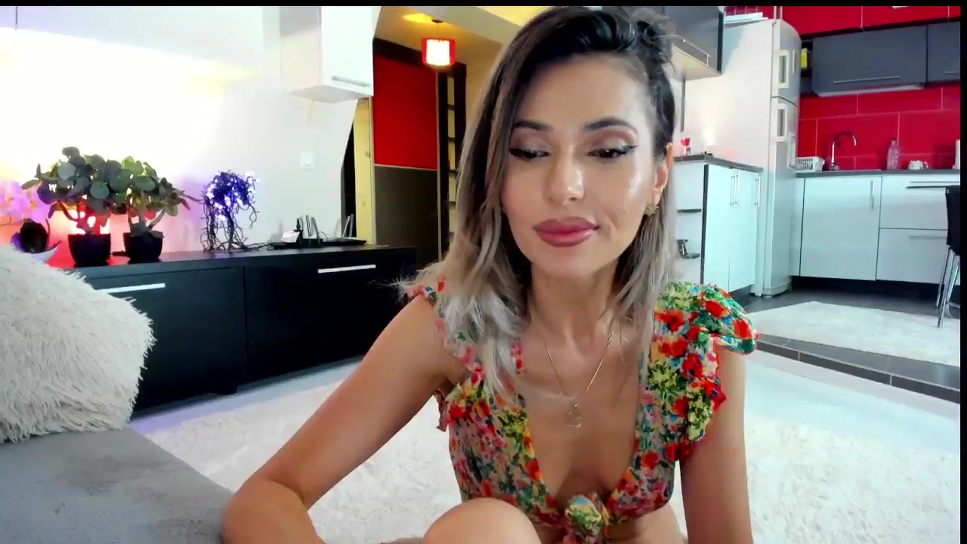 Gallery image thumbnail from SmileyTinaa's myfreecams stream on, 05/23/2024, 22:42 image 4 of 20