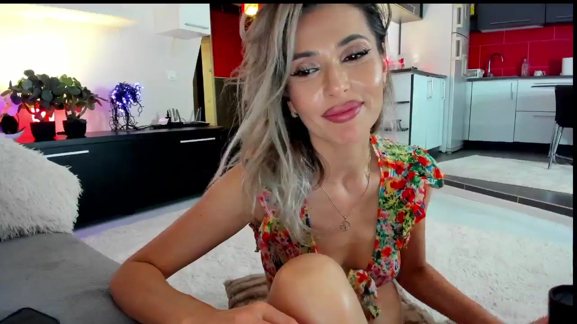 Gallery image thumbnail from SmileyTinaa's myfreecams stream on, 05/23/2024, 22:42 image 17 of 20