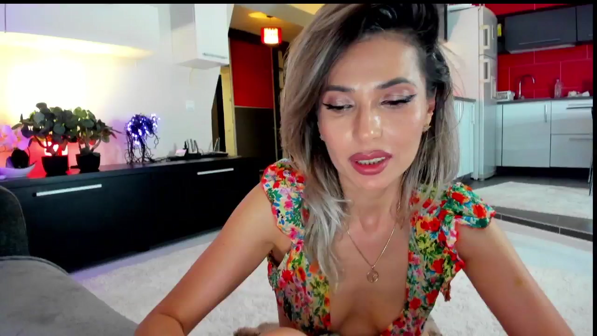 Gallery image thumbnail from SmileyTinaa's myfreecams stream on, 05/23/2024, 23:45 image 1 of 20