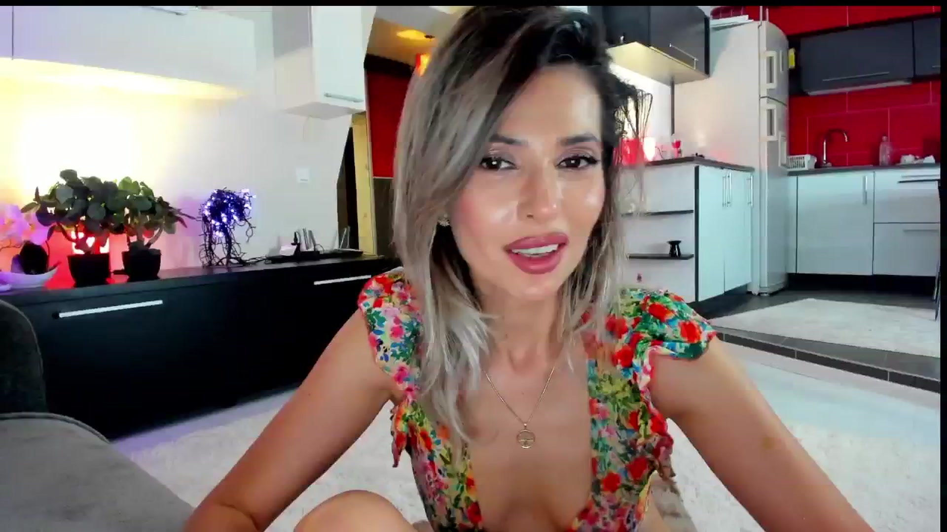 Gallery image thumbnail from SmileyTinaa's myfreecams stream on, 05/23/2024, 23:45 image 5 of 20