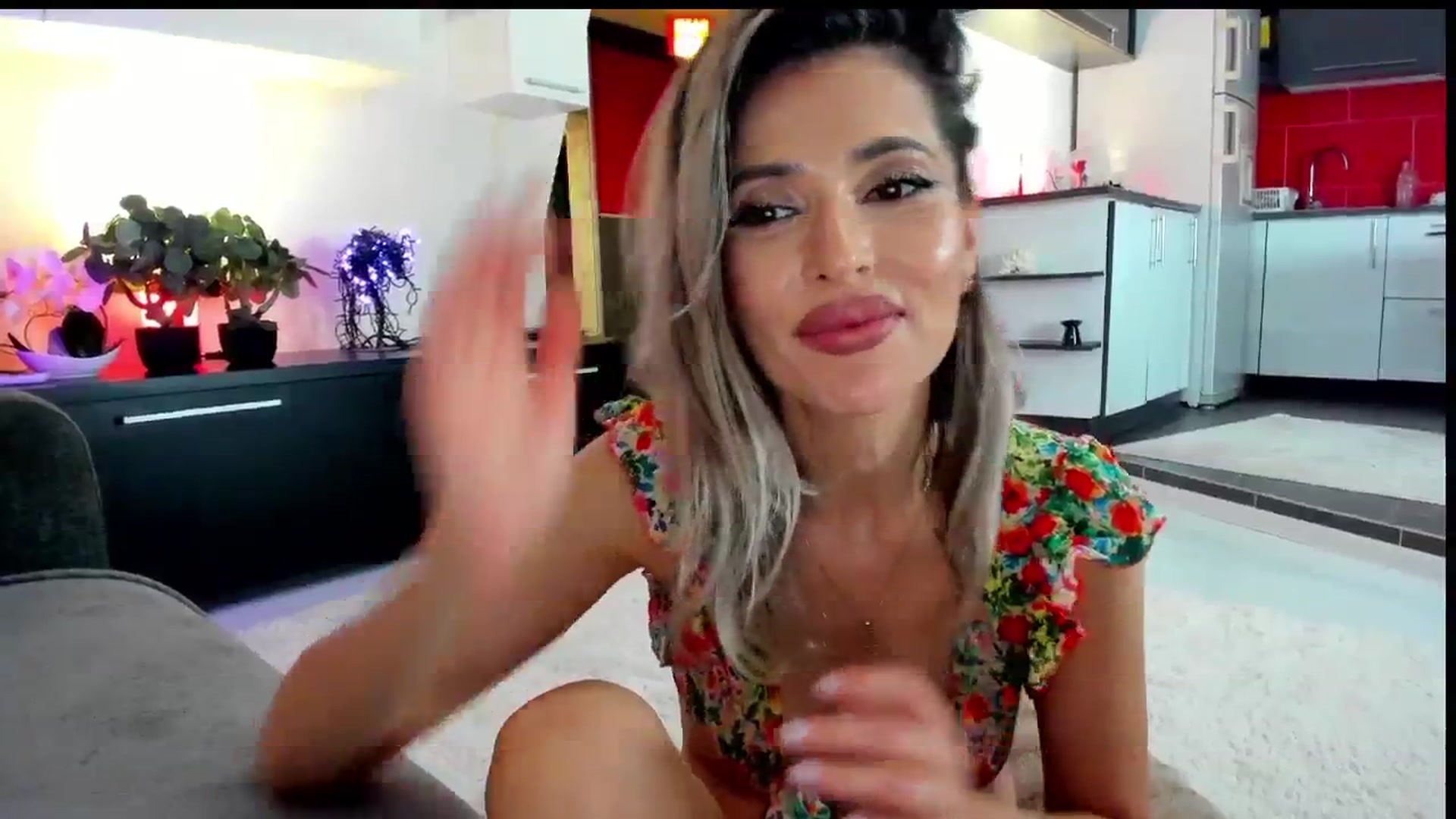 Gallery image thumbnail from SmileyTinaa's myfreecams stream on, 05/24/2024, 02:10 image 7 of 20