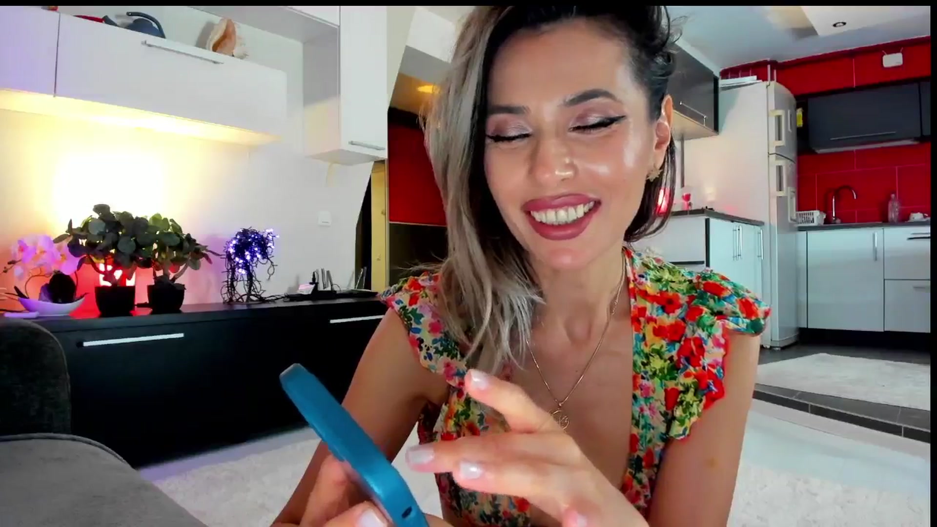 Gallery image thumbnail from SmileyTinaa's myfreecams stream on, 05/24/2024, 02:10 image 8 of 20