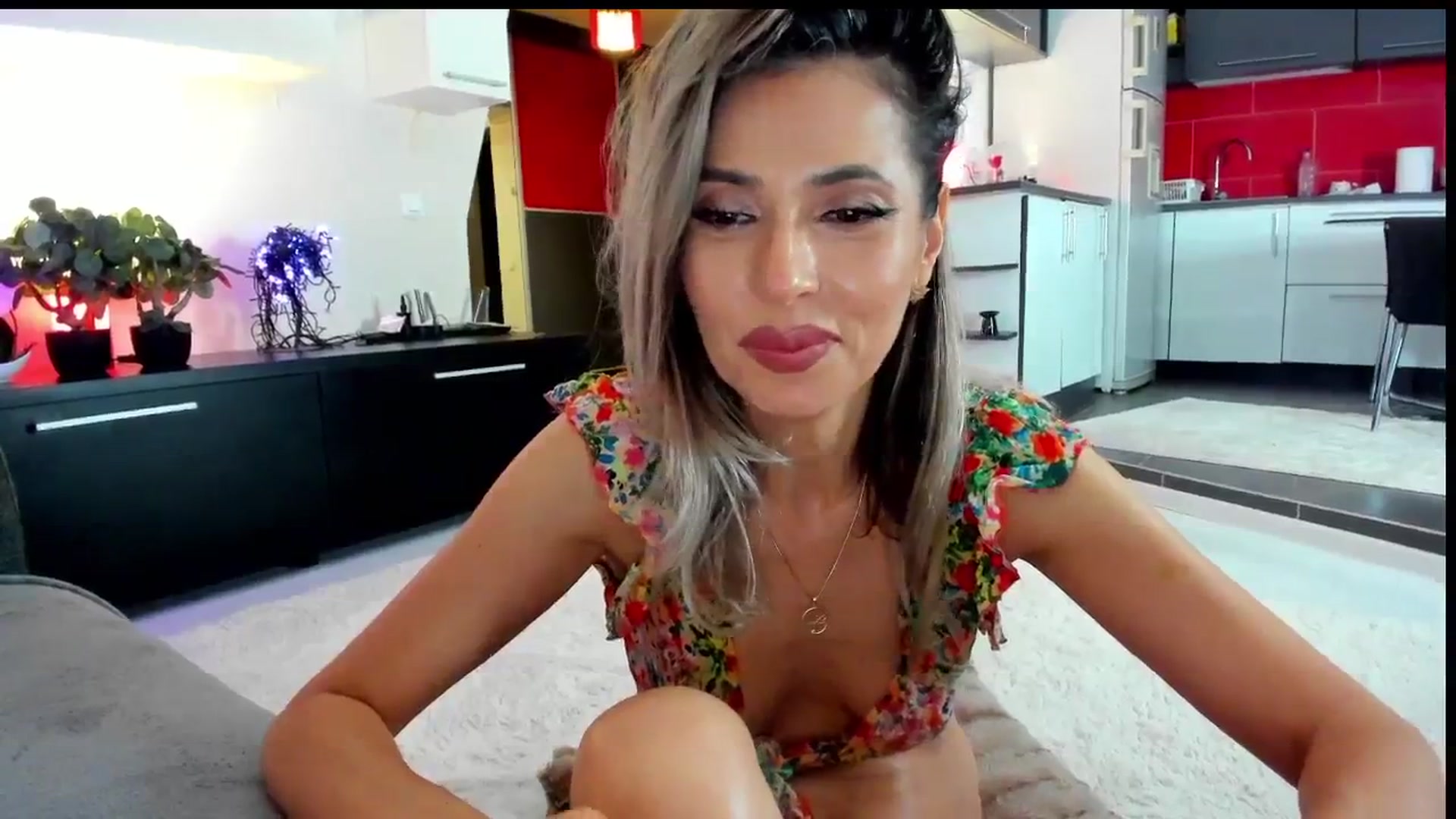 Gallery image thumbnail from SmileyTinaa's myfreecams stream on, 05/24/2024, 02:10 image 3 of 20