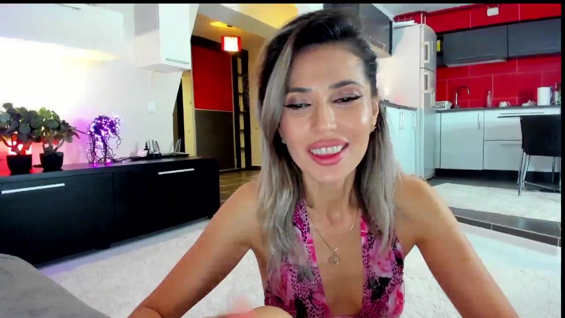 Gallery image thumbnail from SmileyTinaa's myfreecams stream on, 05/25/2024, 01:52 image 3 of 20