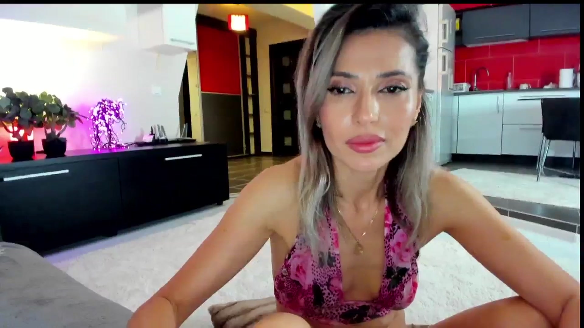 Gallery image thumbnail from SmileyTinaa's myfreecams stream on, 05/25/2024, 01:52 image 4 of 20