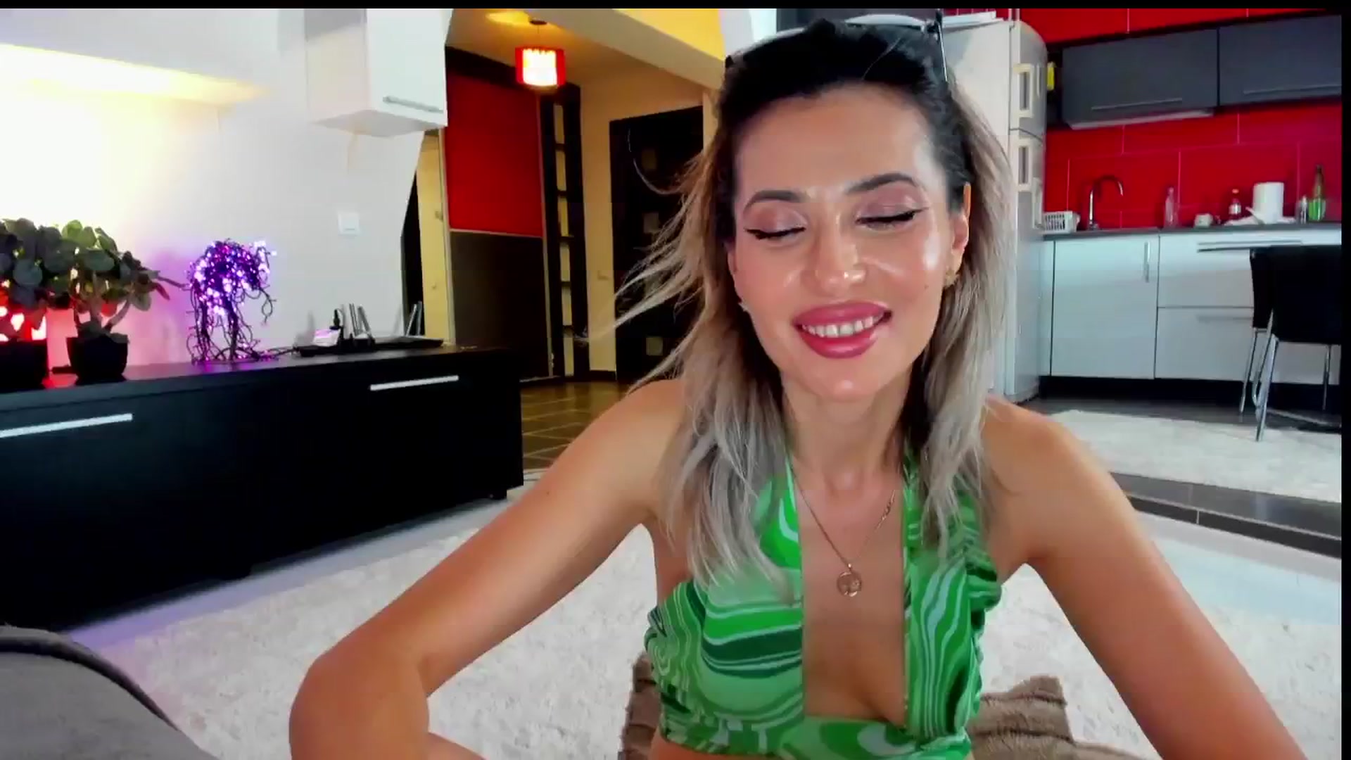 Gallery image thumbnail from SmileyTinaa's myfreecams stream on, 05/30/2024, 05:04 image 5 of 20