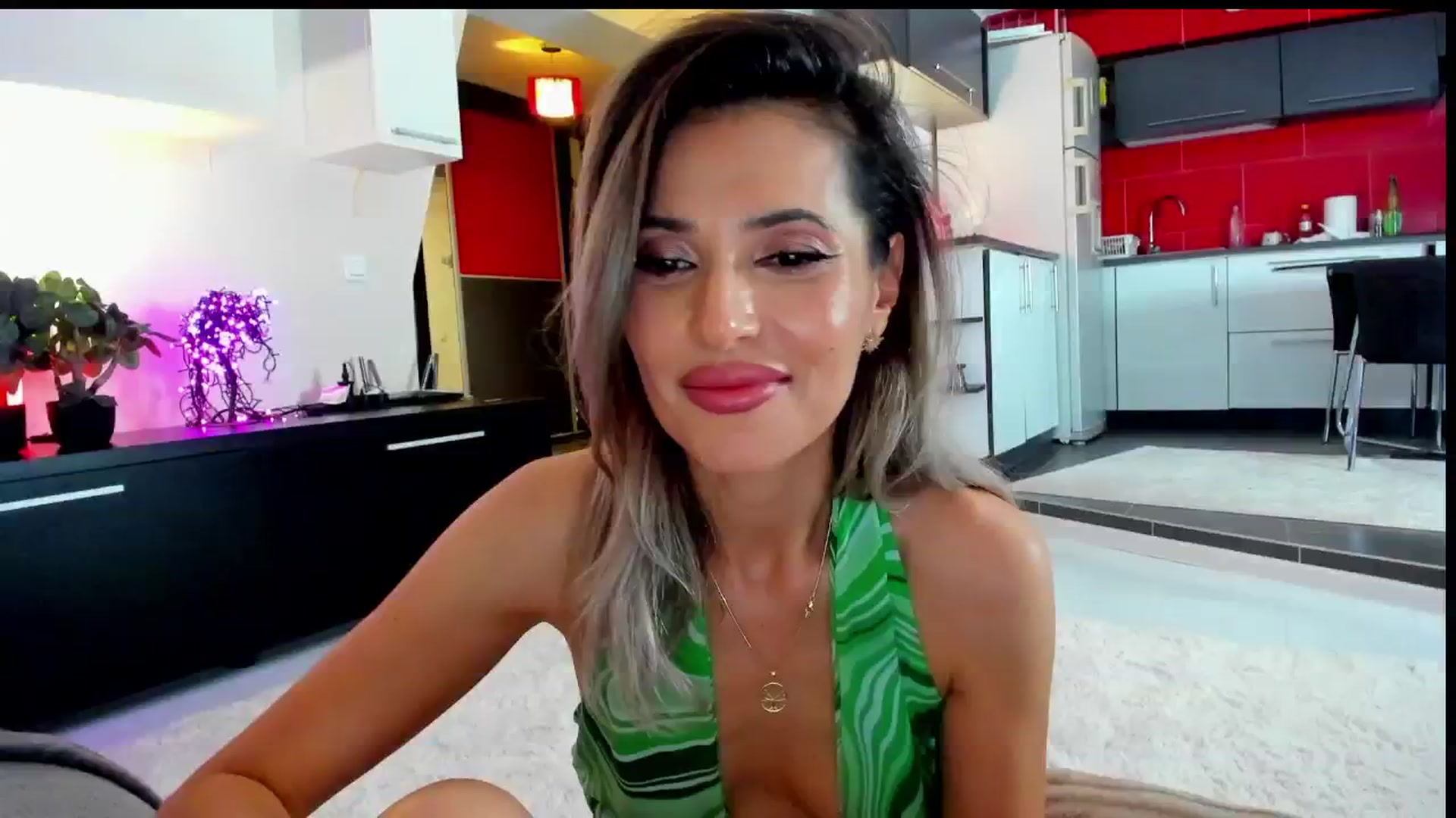 Gallery image thumbnail from SmileyTinaa's myfreecams stream on, 05/30/2024, 05:04 image 18 of 20