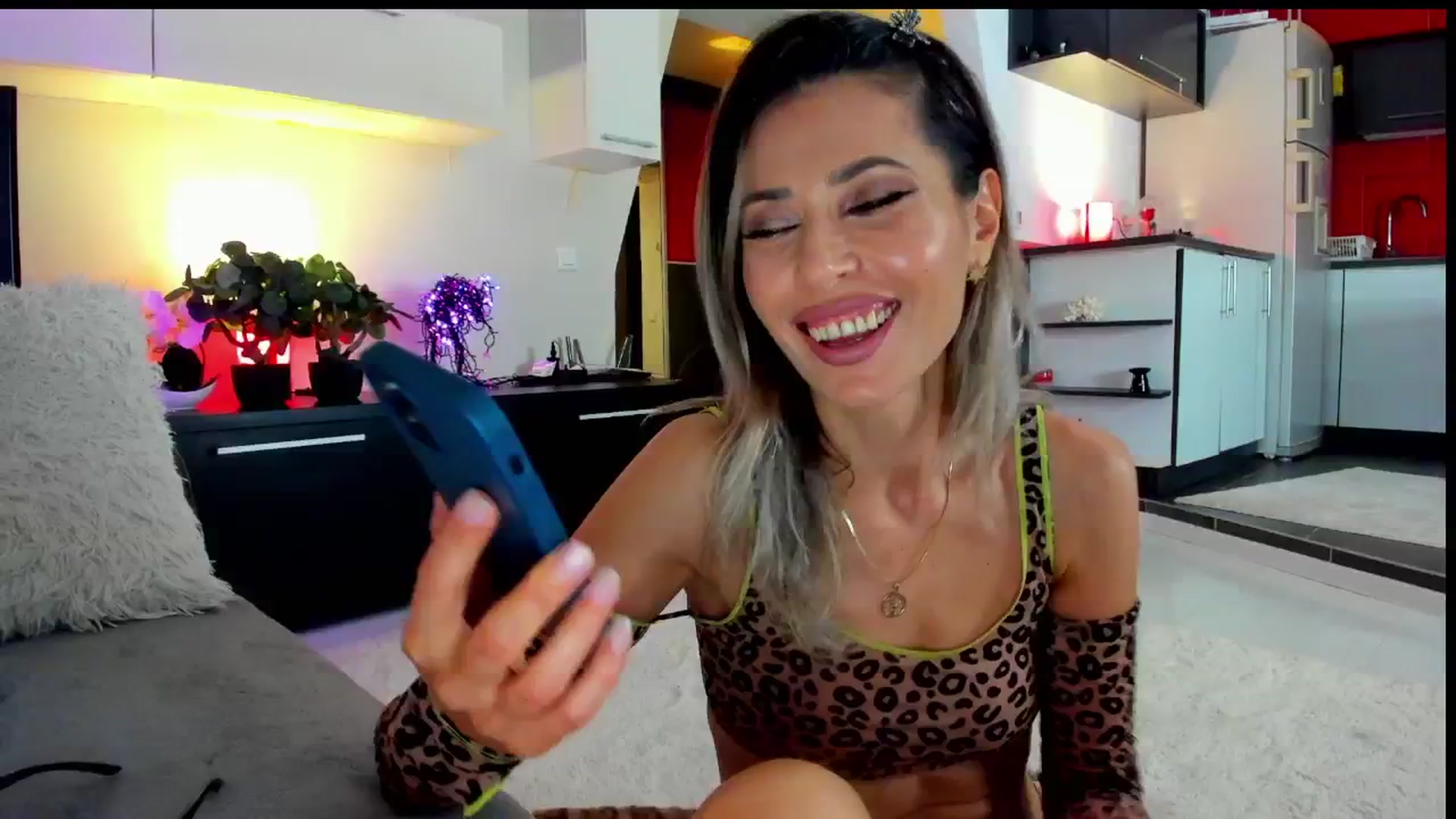 Gallery image thumbnail from SmileyTinaa's myfreecams stream on, 05/30/2024, 23:28 image 7 of 20