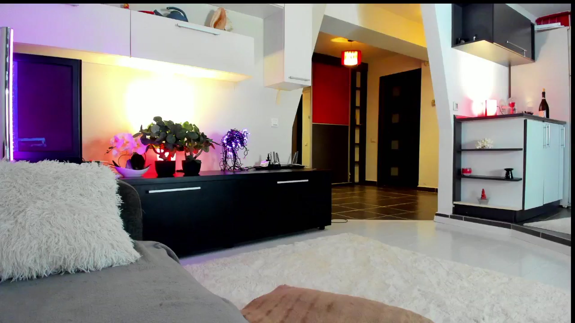 Gallery image thumbnail from SmileyTinaa's myfreecams stream on, 05/31/2024, 22:48 image 15 of 20