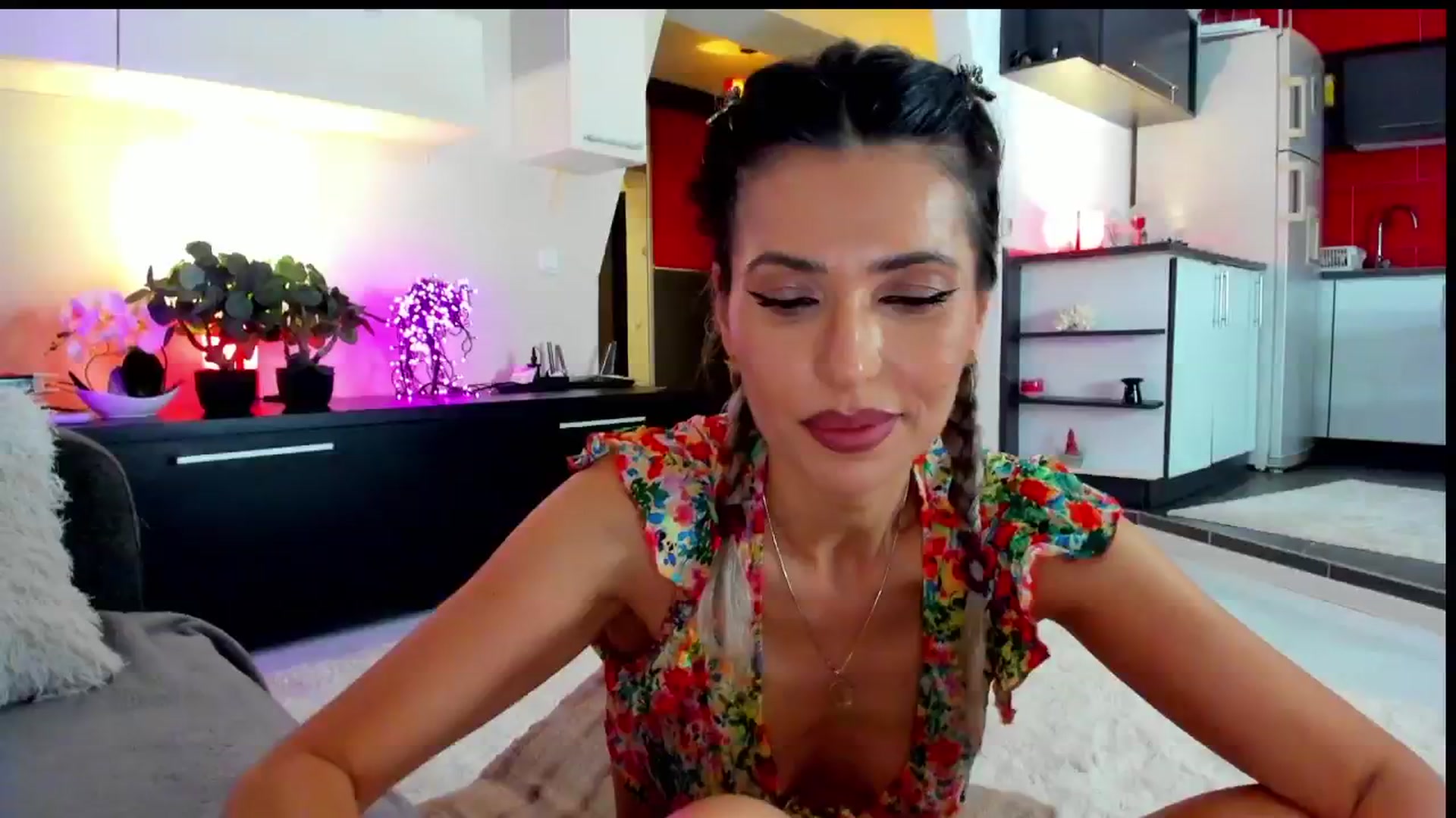 Gallery image thumbnail from SmileyTinaa's myfreecams stream on, 05/31/2024, 22:48 image 11 of 20