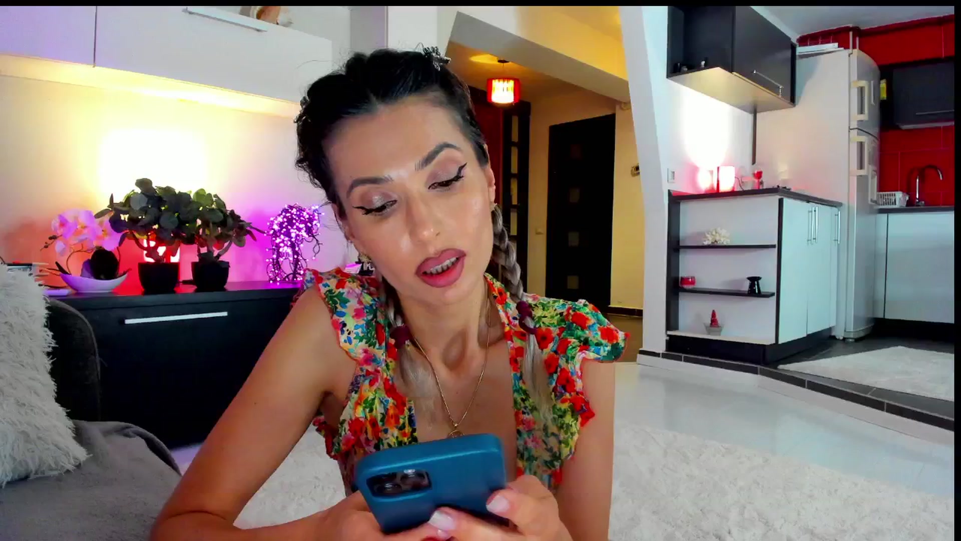 Gallery image thumbnail from SmileyTinaa's myfreecams stream on, 05/31/2024, 22:48 image 6 of 20