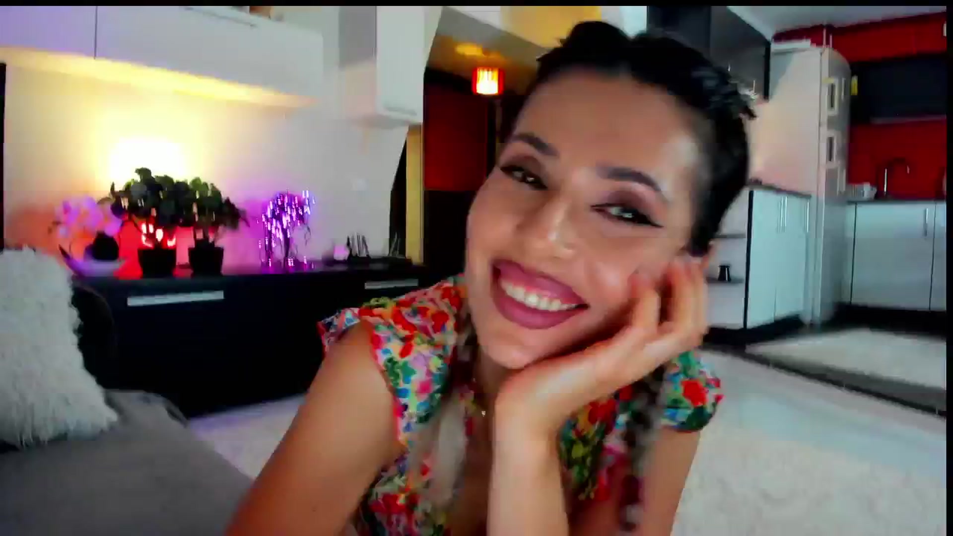 Gallery image thumbnail from SmileyTinaa's myfreecams stream on, 05/31/2024, 22:48 image 19 of 20