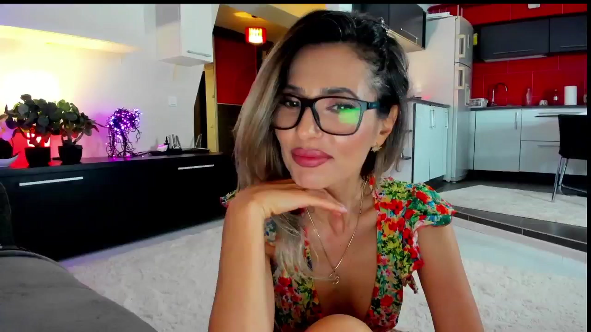 Gallery image thumbnail from SmileyTinaa's myfreecams stream on, 06/07/2024, 21:38 image 20 of 20