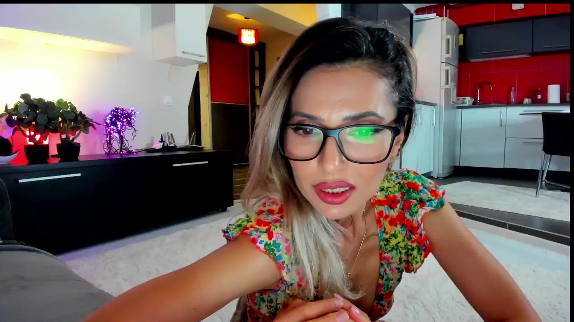 Gallery image thumbnail from SmileyTinaa's myfreecams stream on, 06/07/2024, 21:38 image 18 of 20