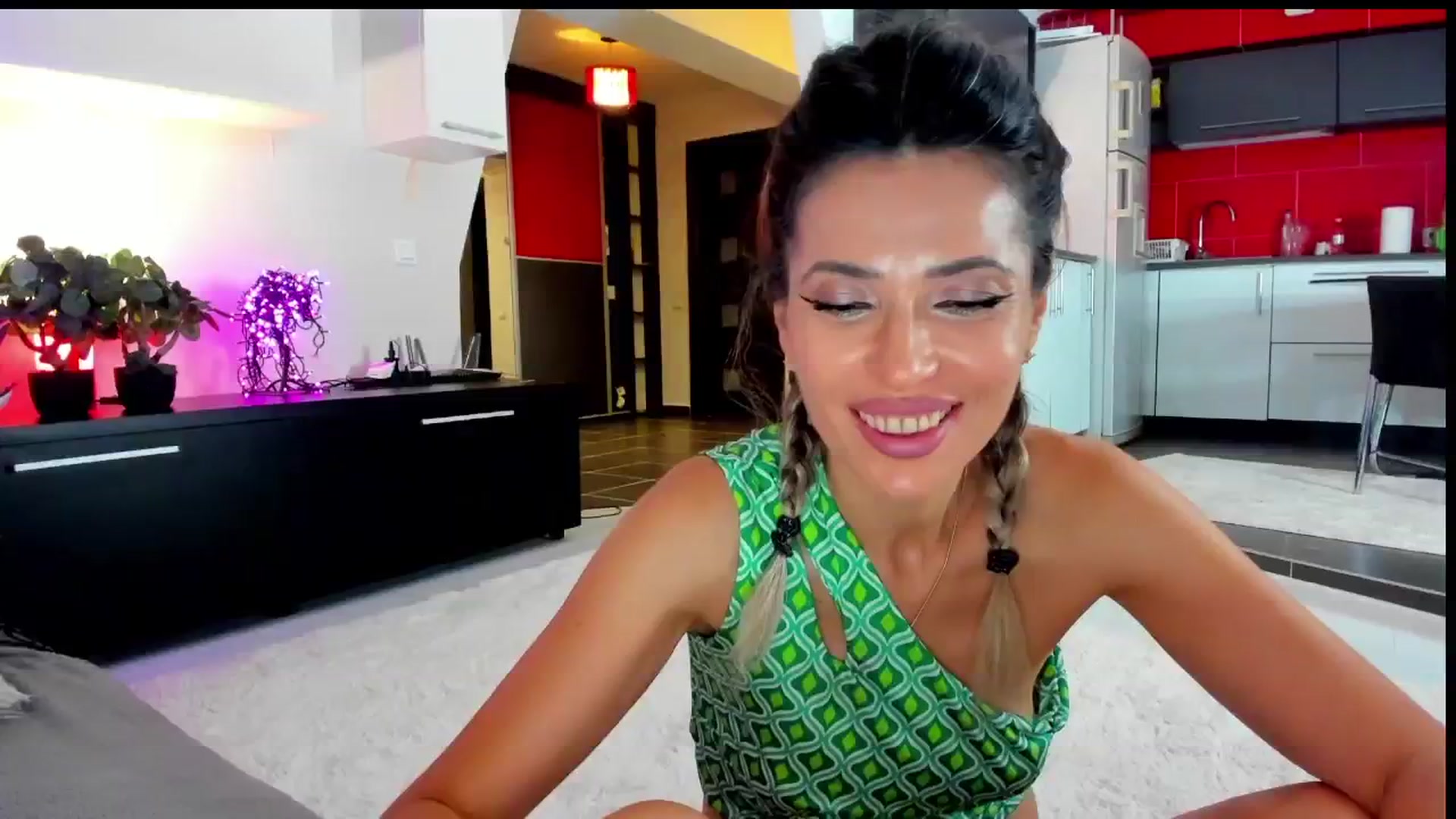 Gallery image thumbnail from SmileyTinaa's myfreecams stream on, 06/12/2024, 24:53 image 20 of 20
