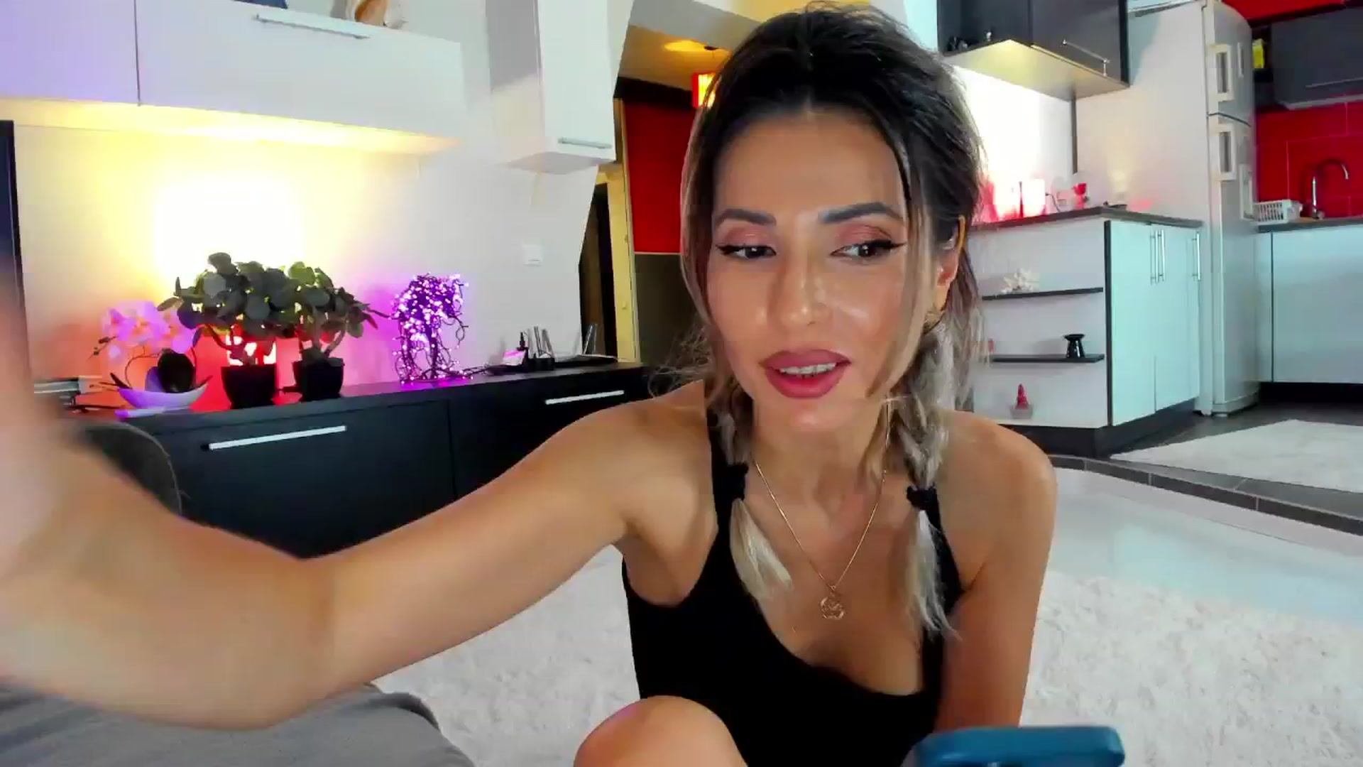 Gallery image thumbnail from SmileyTinaa's myfreecams stream on, 06/14/2024, 01:33 image 5 of 20