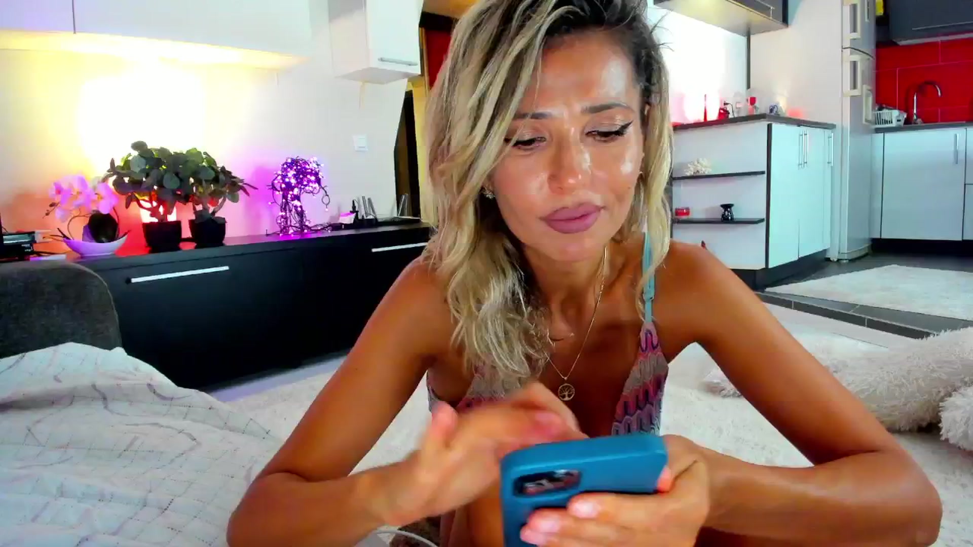 Gallery image thumbnail from SmileyTinaa's myfreecams stream on, 08/13/2024, 22:50 image 20 of 20