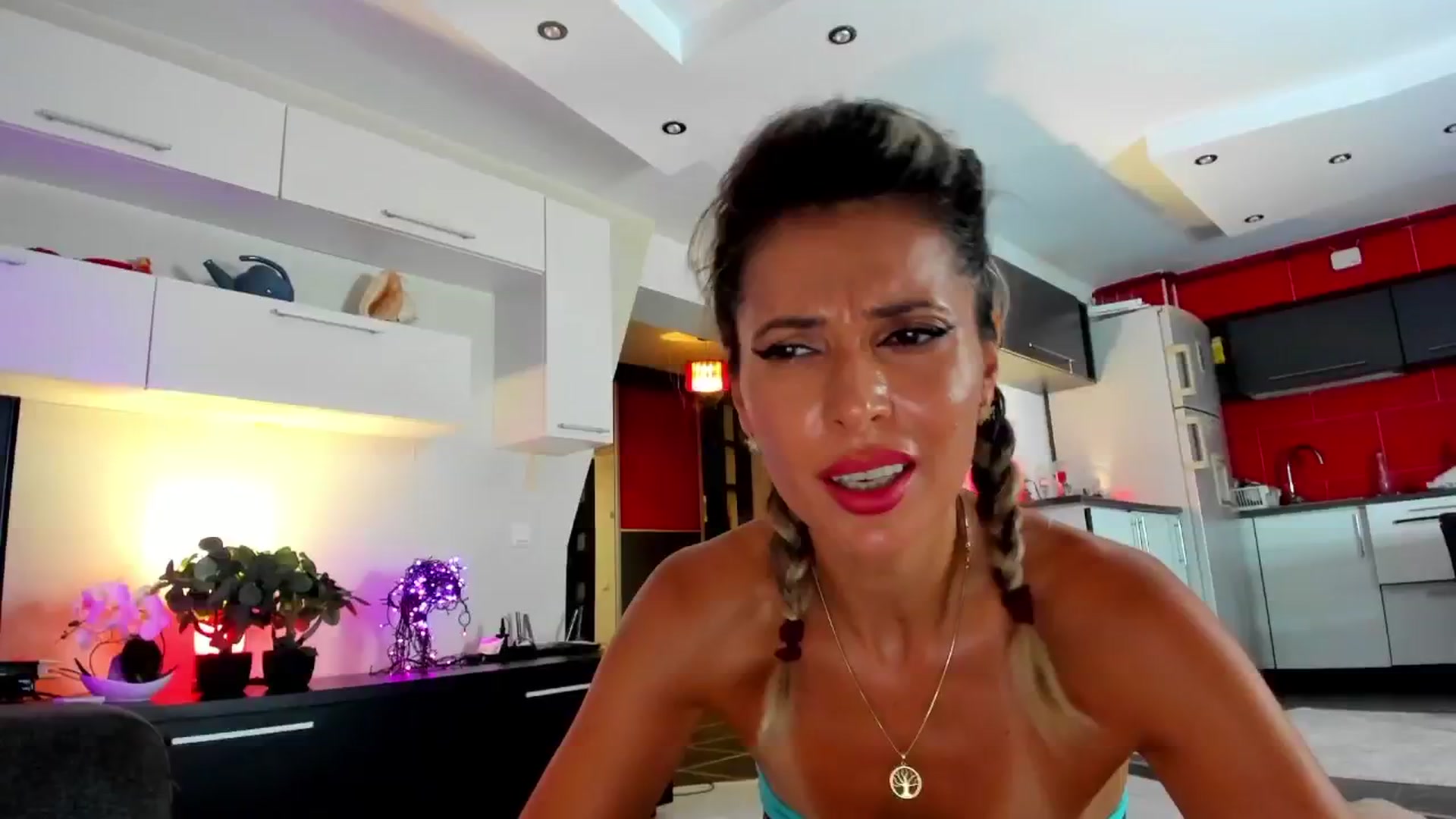 Gallery image thumbnail from SmileyTinaa's myfreecams stream on, 08/16/2024, 01:46 image 3 of 20