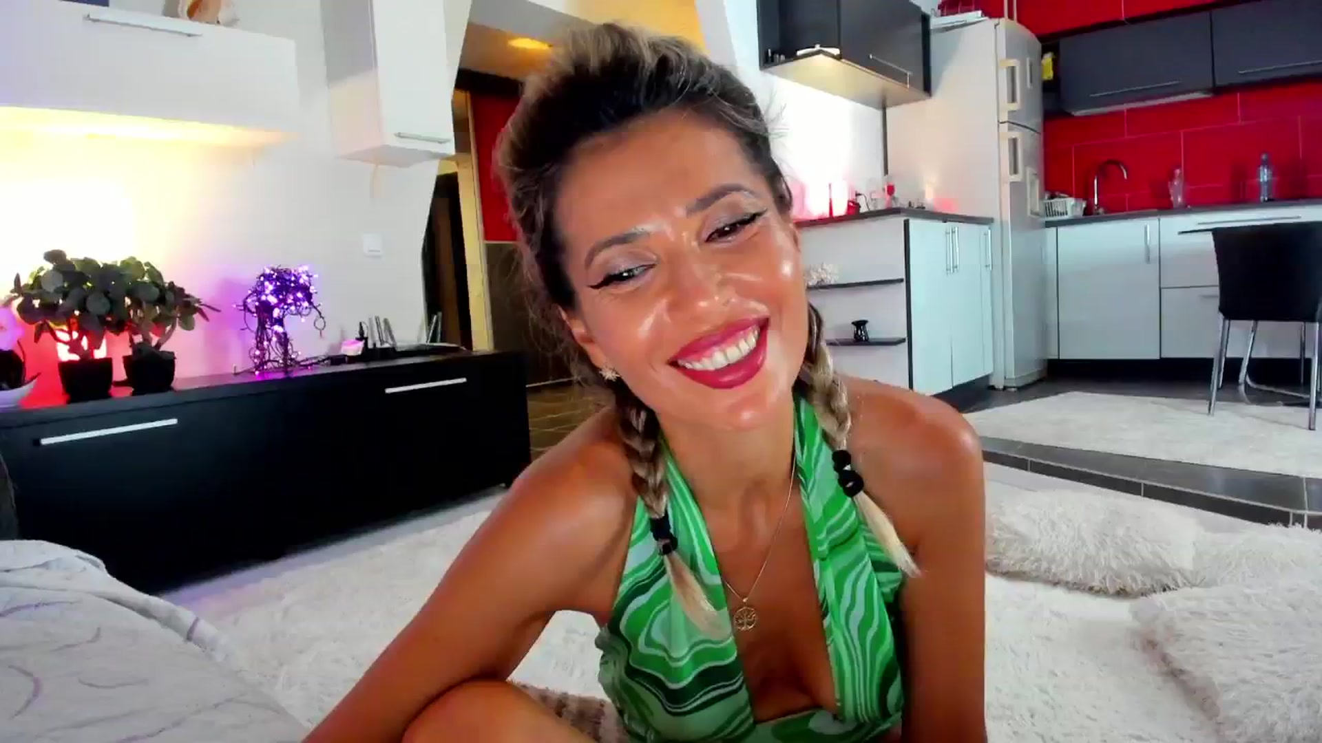 Gallery image thumbnail from SmileyTinaa's myfreecams stream on, 08/17/2024, 01:20 image 1 of 20