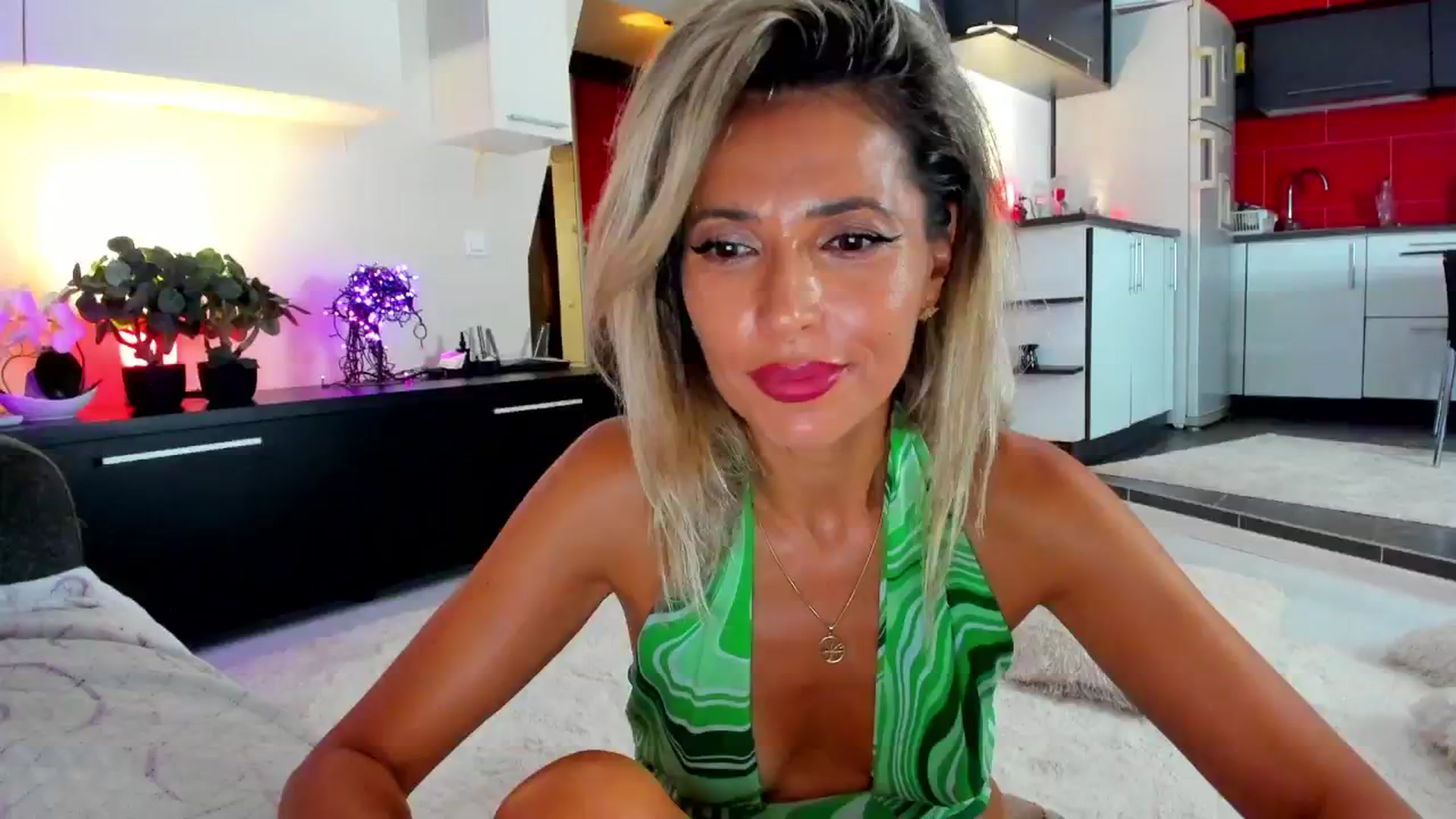 Gallery image thumbnail from SmileyTinaa's myfreecams stream on, 08/17/2024, 05:00 image 6 of 20