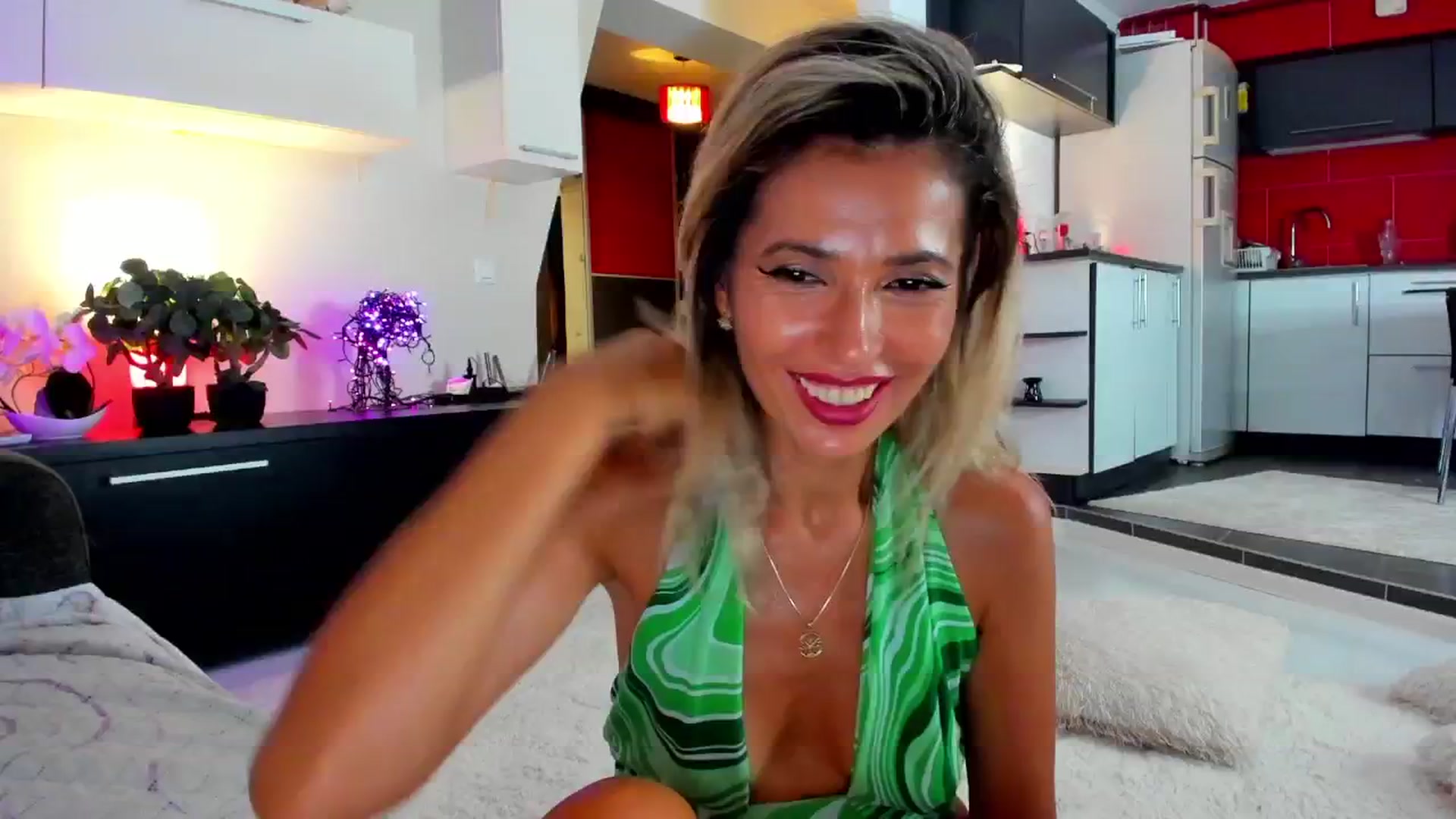 Gallery image thumbnail from SmileyTinaa's myfreecams stream on, 08/17/2024, 05:00 image 11 of 20