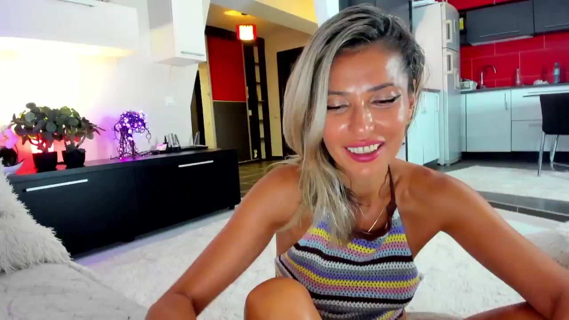 Gallery image thumbnail from SmileyTinaa's myfreecams stream on, 08/23/2024, 01:21 image 20 of 20
