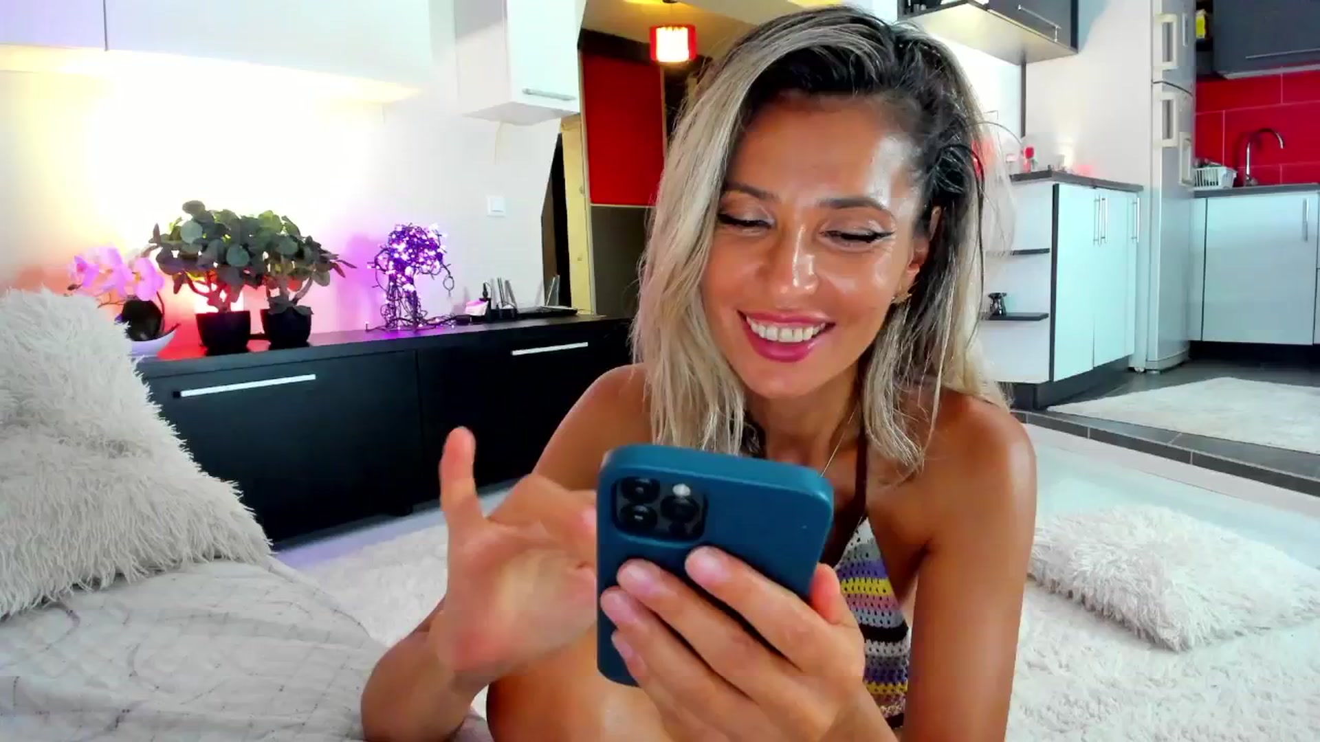 Gallery image thumbnail from SmileyTinaa's myfreecams stream on, 08/23/2024, 02:31 image 9 of 20