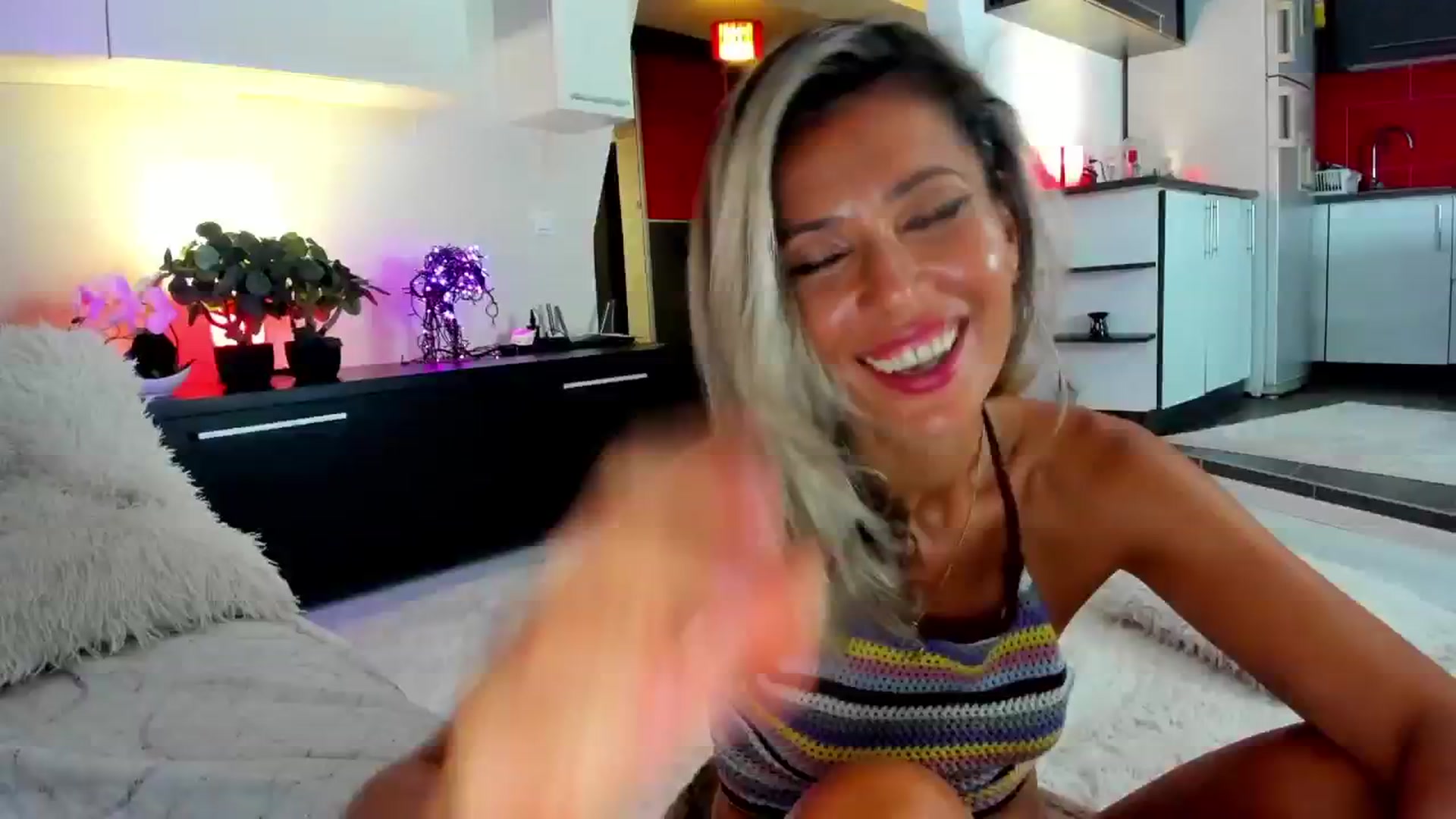 Gallery image thumbnail from SmileyTinaa's myfreecams stream on, 08/23/2024, 02:31 image 15 of 20
