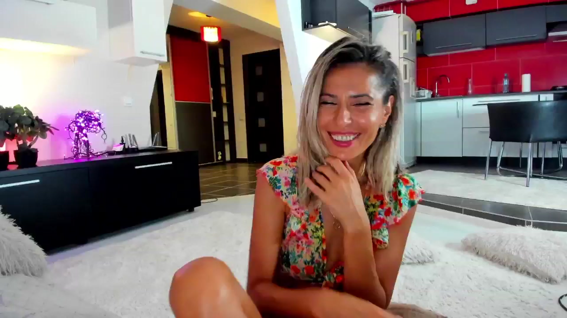 Gallery image thumbnail from SmileyTinaa's myfreecams stream on, 08/24/2024, 24:57 image 3 of 20