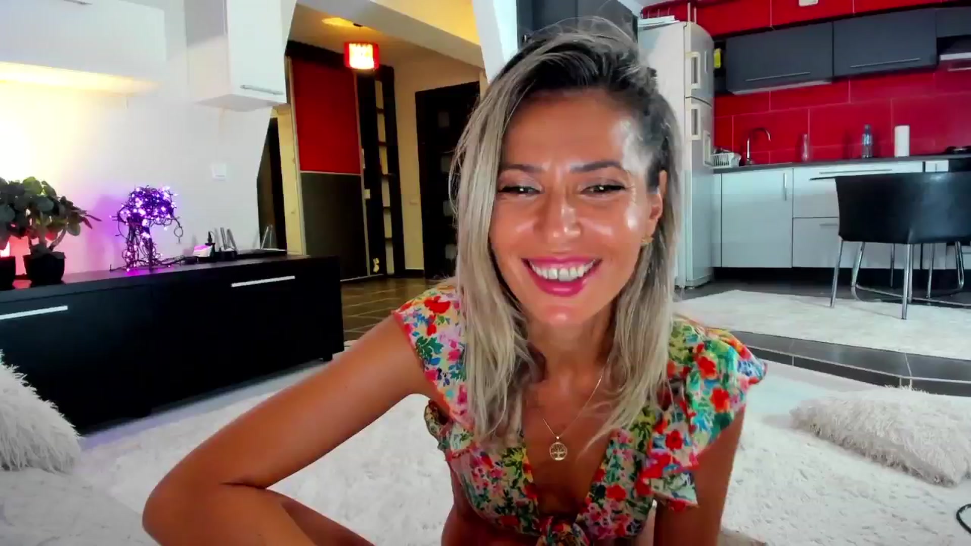 Gallery image thumbnail from SmileyTinaa's myfreecams stream on, 08/24/2024, 24:57 image 4 of 20