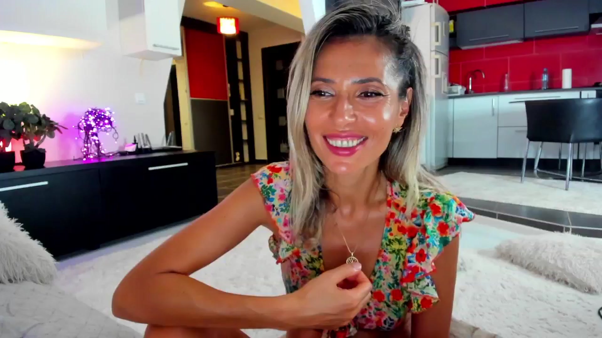 Gallery image thumbnail from SmileyTinaa's myfreecams stream on, 08/24/2024, 24:57 image 7 of 20