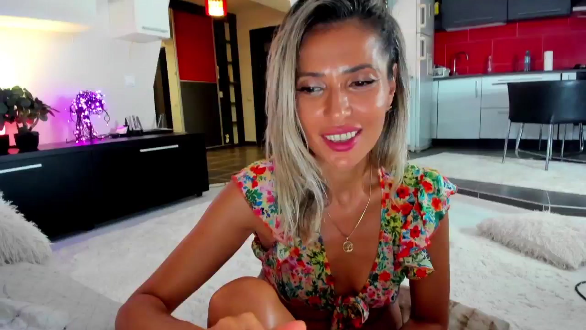 Gallery image thumbnail from SmileyTinaa's myfreecams stream on, 08/24/2024, 24:57 image 1 of 20