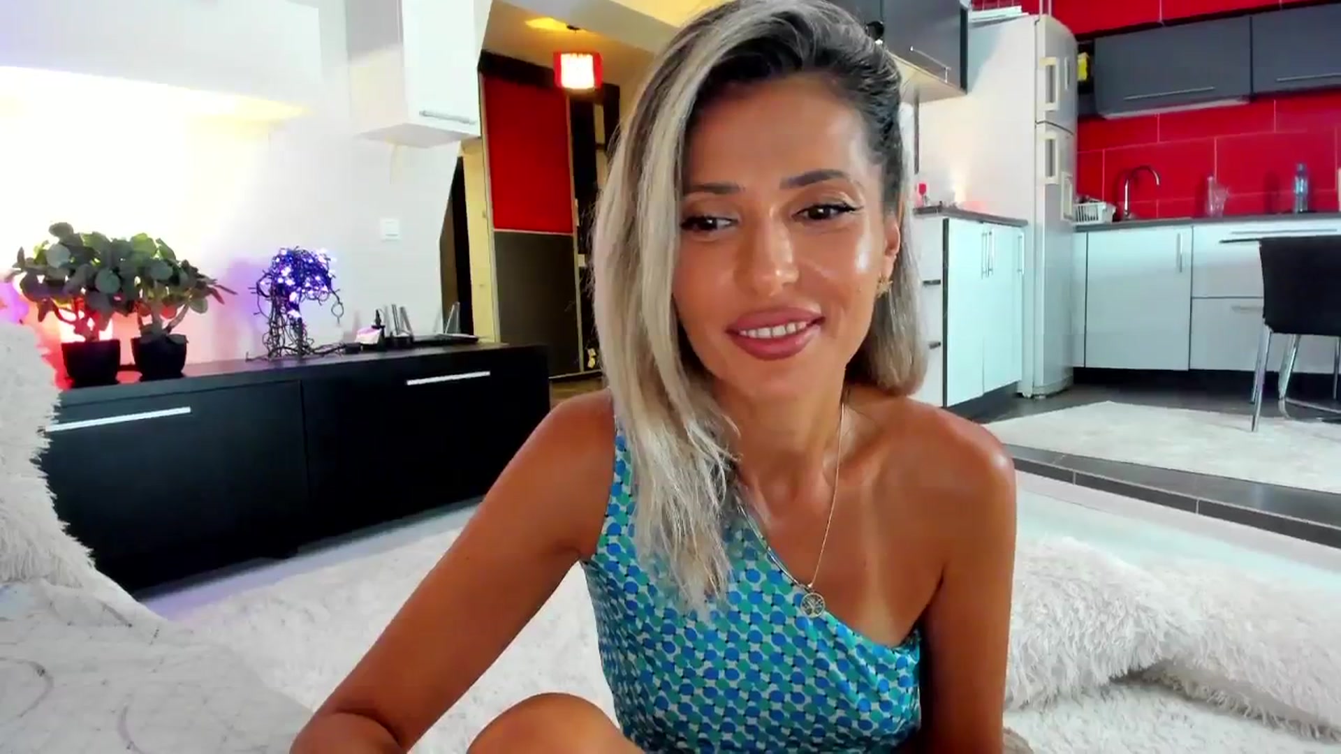 Gallery image thumbnail from SmileyTinaa's myfreecams stream on, 08/27/2024, 18:32 image 6 of 20