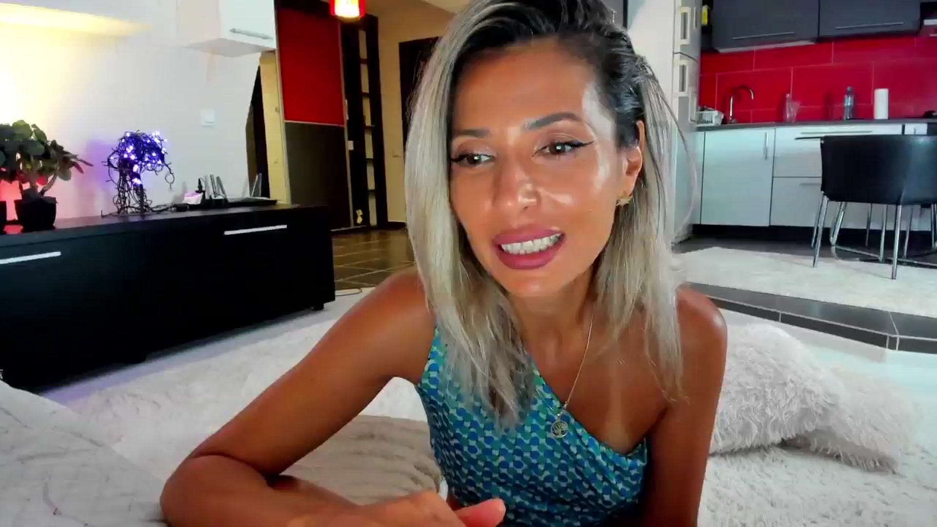 Gallery image thumbnail from SmileyTinaa's myfreecams stream on, 08/27/2024, 23:05 image 3 of 20