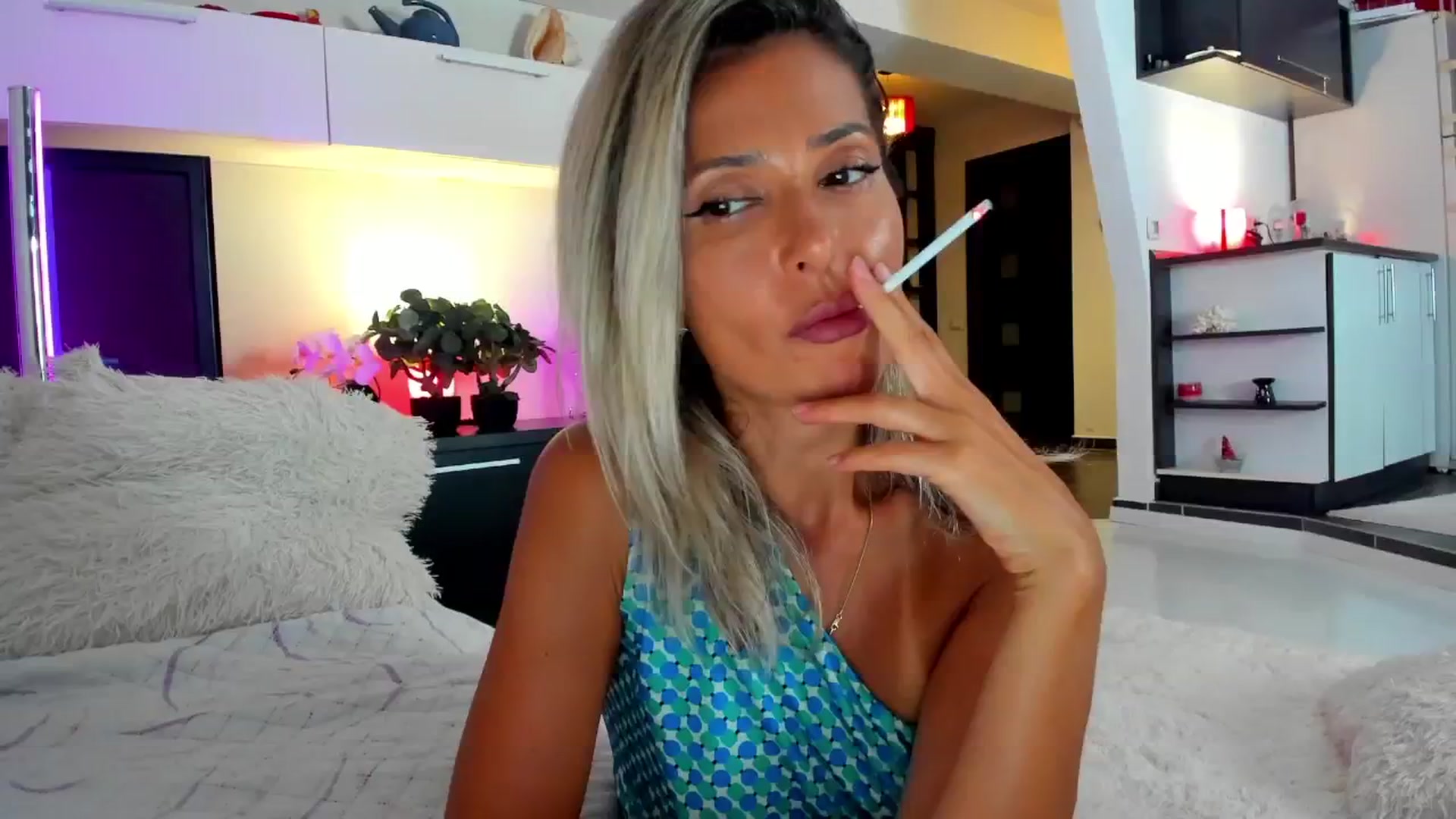 Gallery image thumbnail from SmileyTinaa's myfreecams stream on, 08/27/2024, 23:05 image 1 of 20