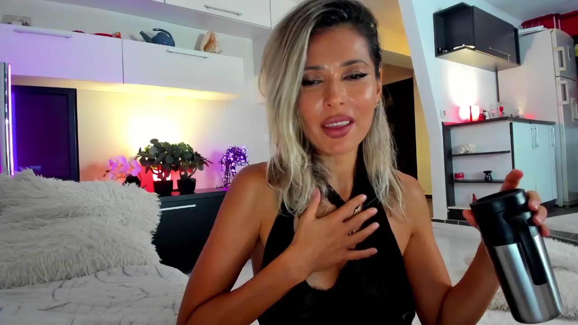 Gallery image thumbnail from SmileyTinaa's myfreecams stream on, 09/13/2024, 24:05 image 15 of 20
