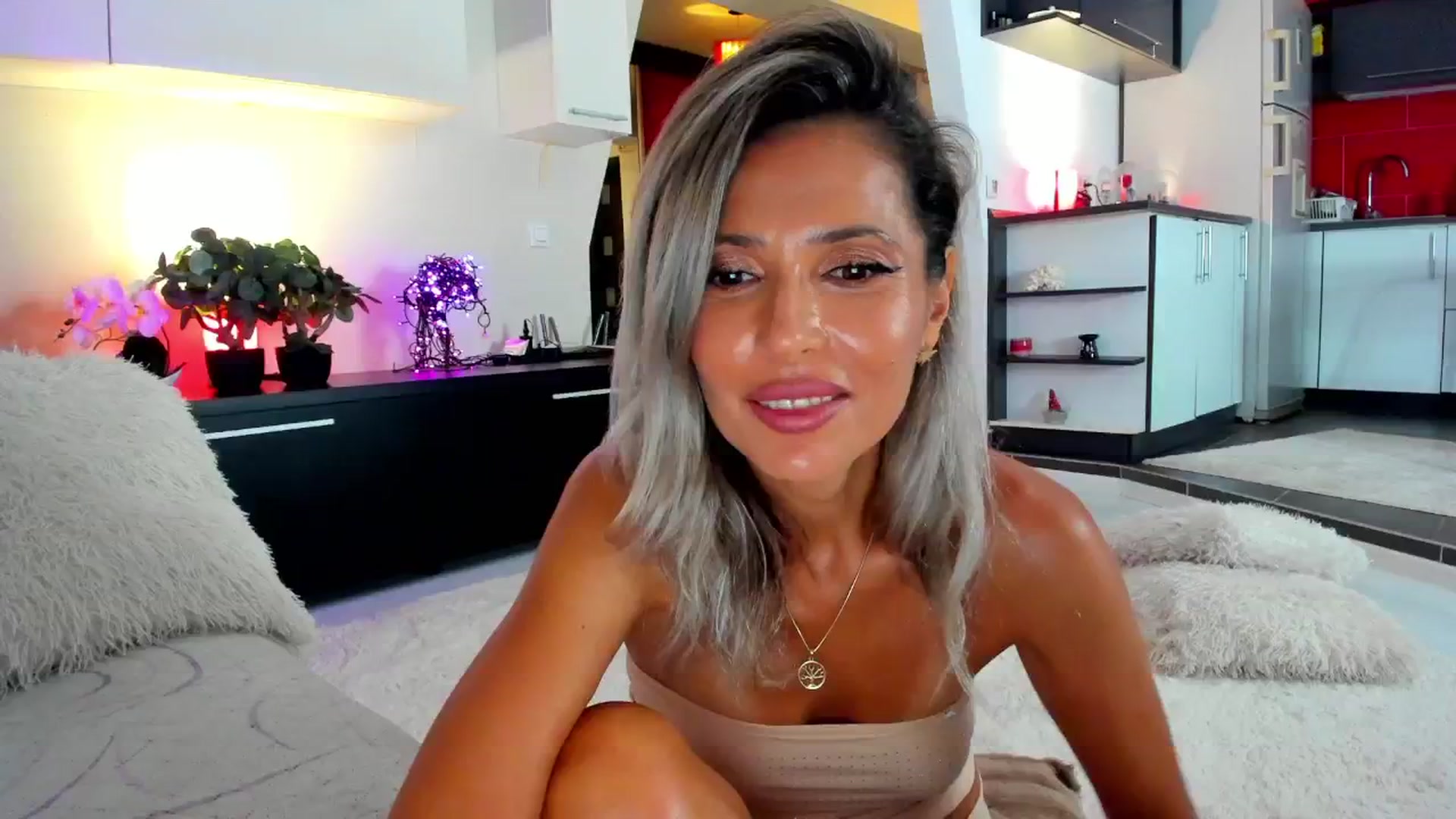 Gallery image thumbnail from SmileyTinaa's myfreecams stream on, 09/13/2024, 23:16 image 2 of 20