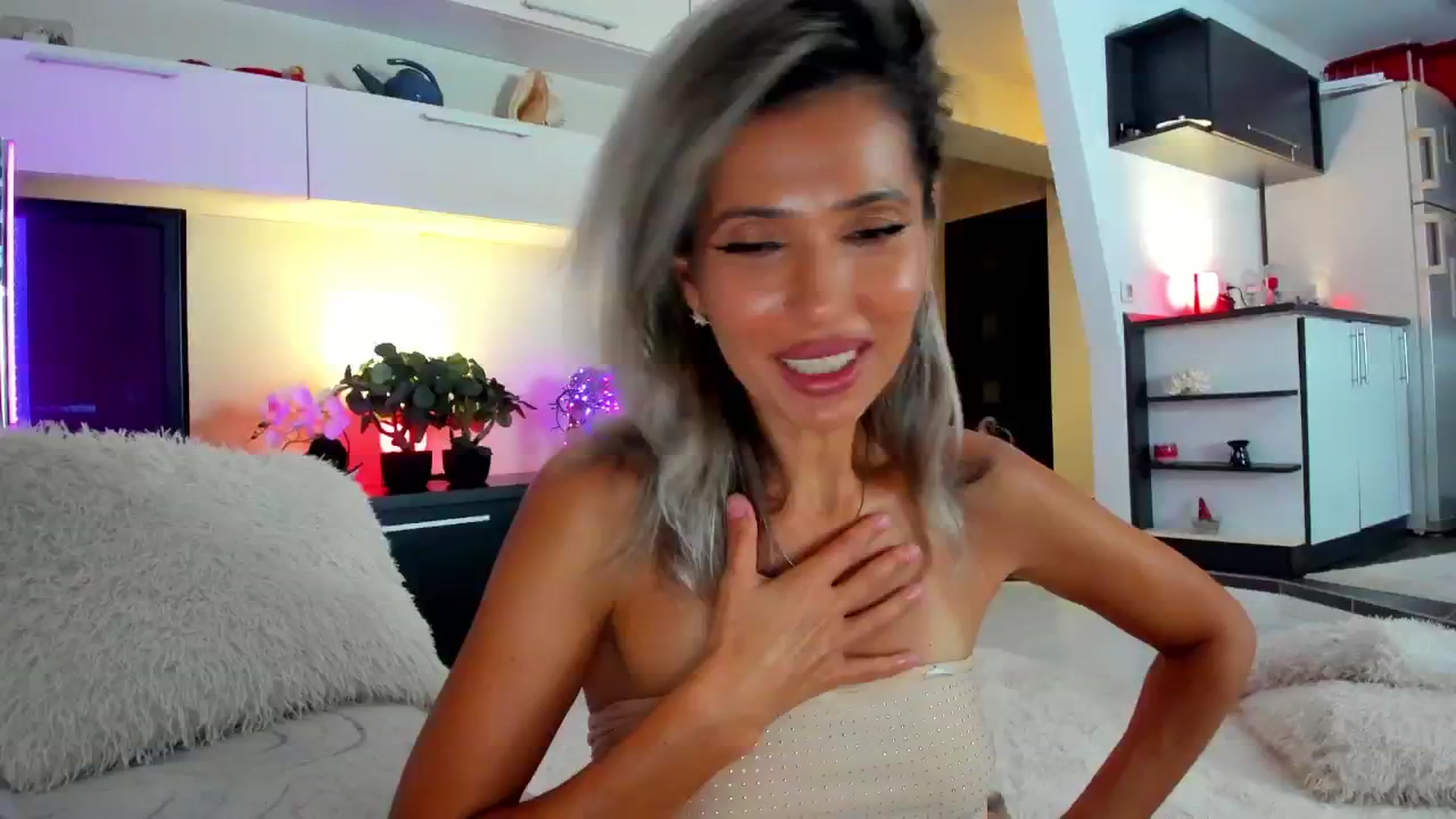 Gallery image thumbnail from SmileyTinaa's myfreecams stream on, 09/13/2024, 23:16 image 9 of 20
