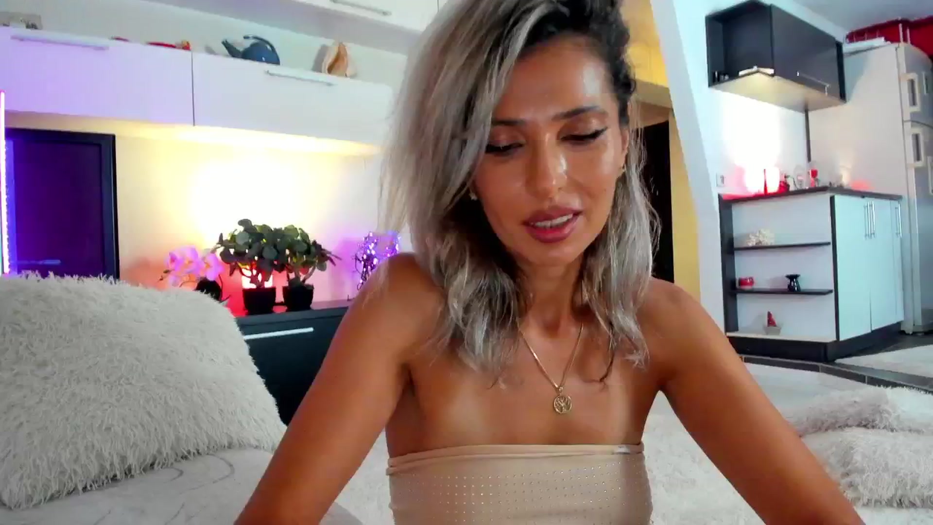 Gallery image thumbnail from SmileyTinaa's myfreecams stream on, 09/13/2024, 23:16 image 13 of 20