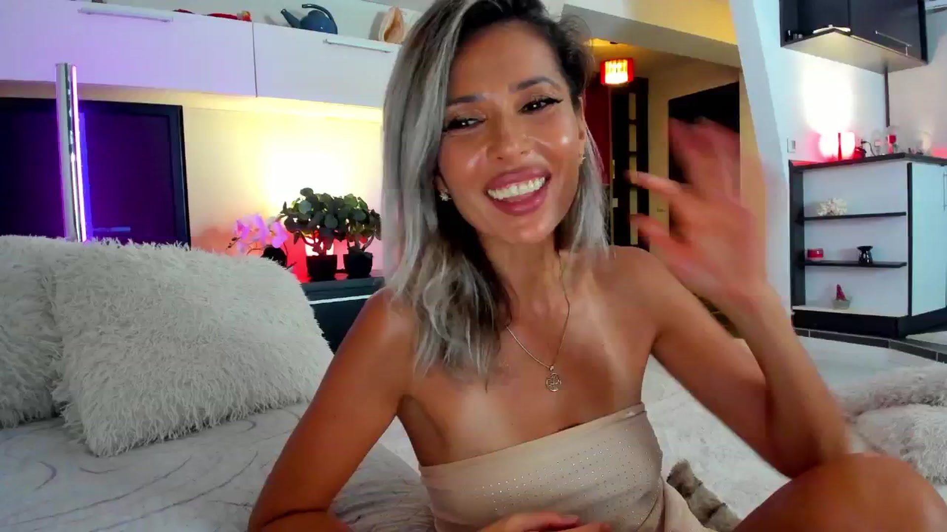 Gallery image thumbnail from SmileyTinaa's myfreecams stream on, 09/13/2024, 23:16 image 20 of 20