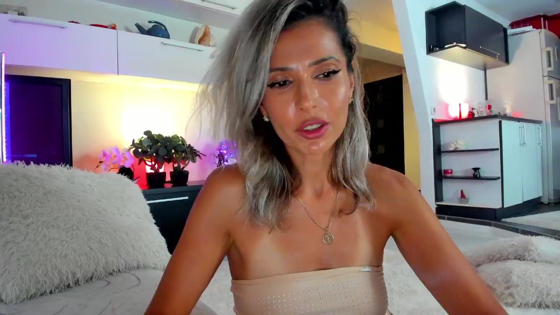 Gallery image thumbnail from SmileyTinaa's myfreecams stream on, 09/13/2024, 23:16 image 14 of 20