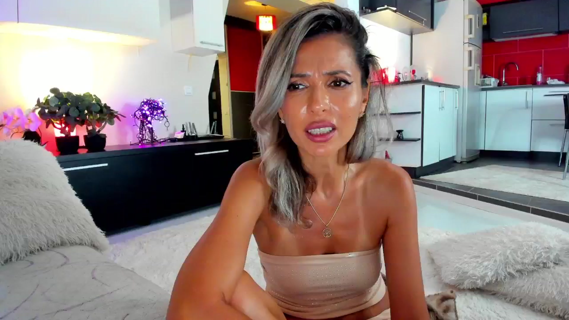 Gallery image thumbnail from SmileyTinaa's myfreecams stream on, 09/14/2024, 01:40 image 15 of 20