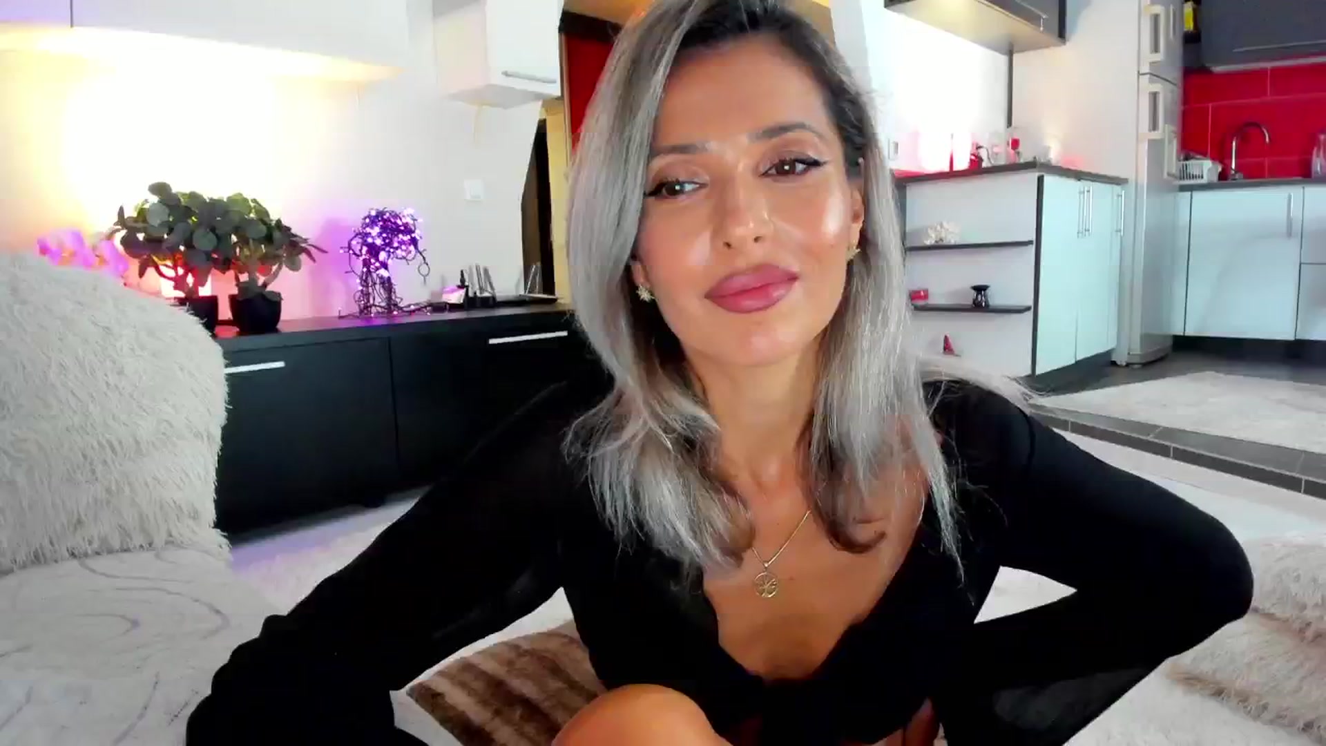 Gallery image thumbnail from SmileyTinaa's myfreecams stream on, 09/19/2024, 21:31 image 11 of 20