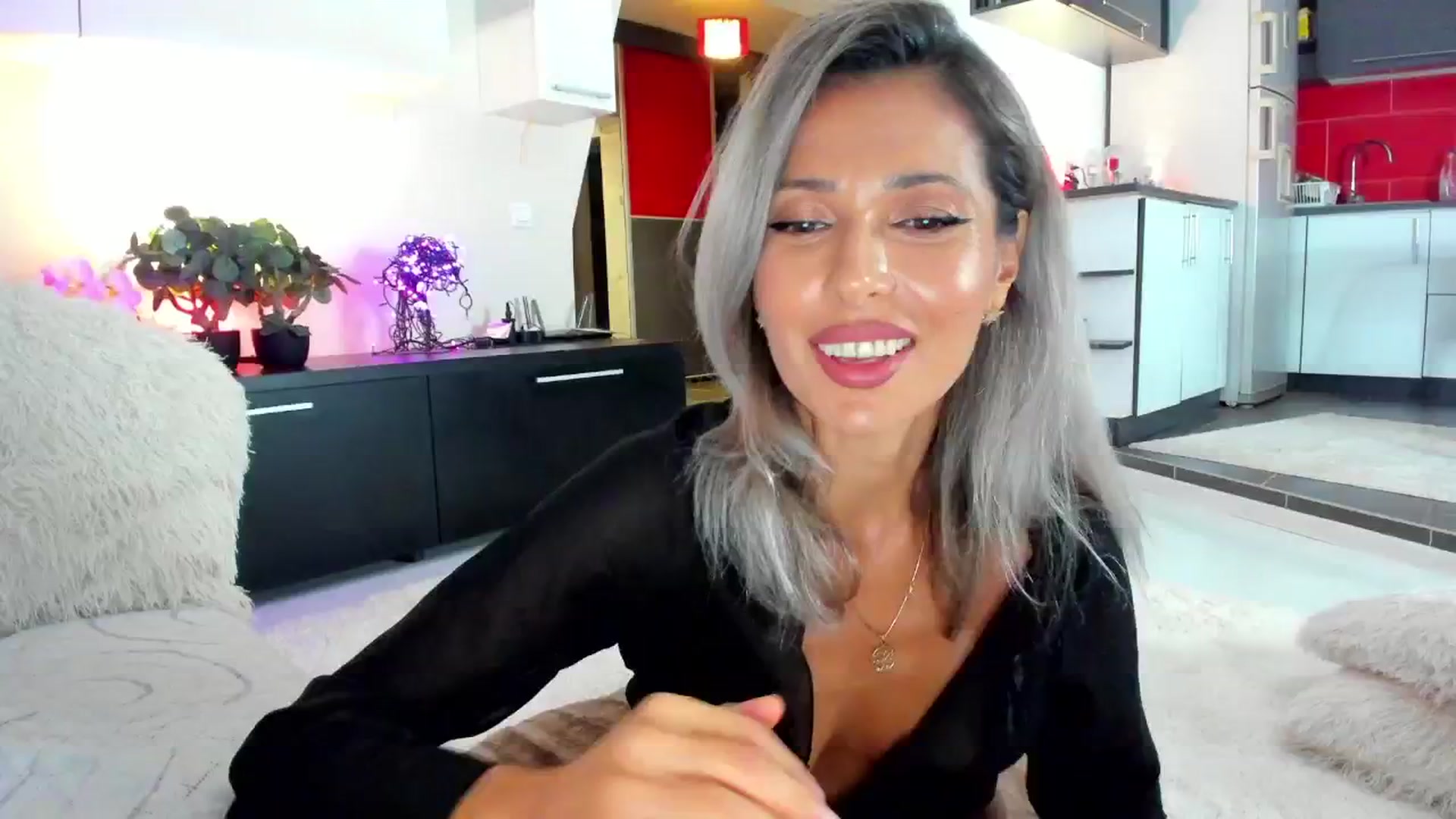 Gallery image thumbnail from SmileyTinaa's myfreecams stream on, 09/19/2024, 21:31 image 10 of 20
