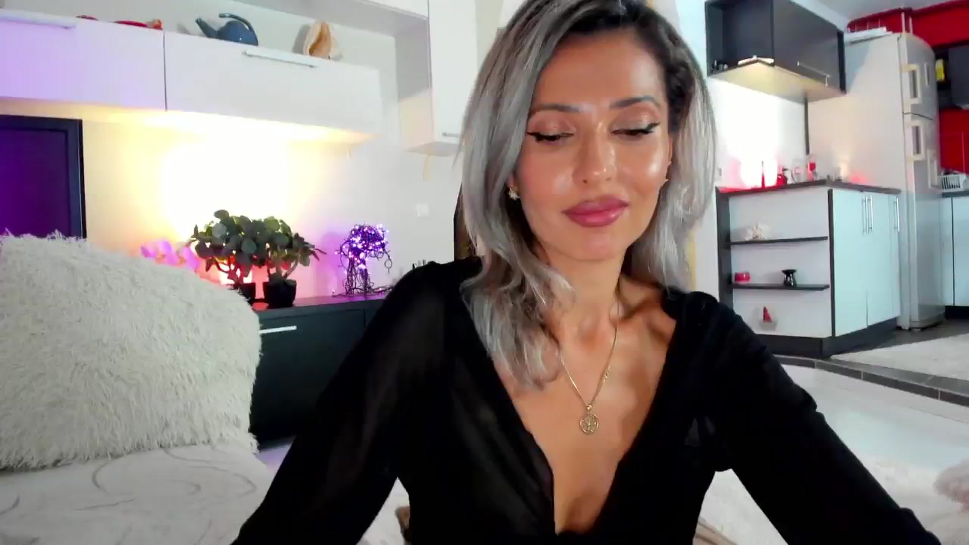 Gallery image thumbnail from SmileyTinaa's myfreecams stream on, 09/19/2024, 21:31 image 20 of 20